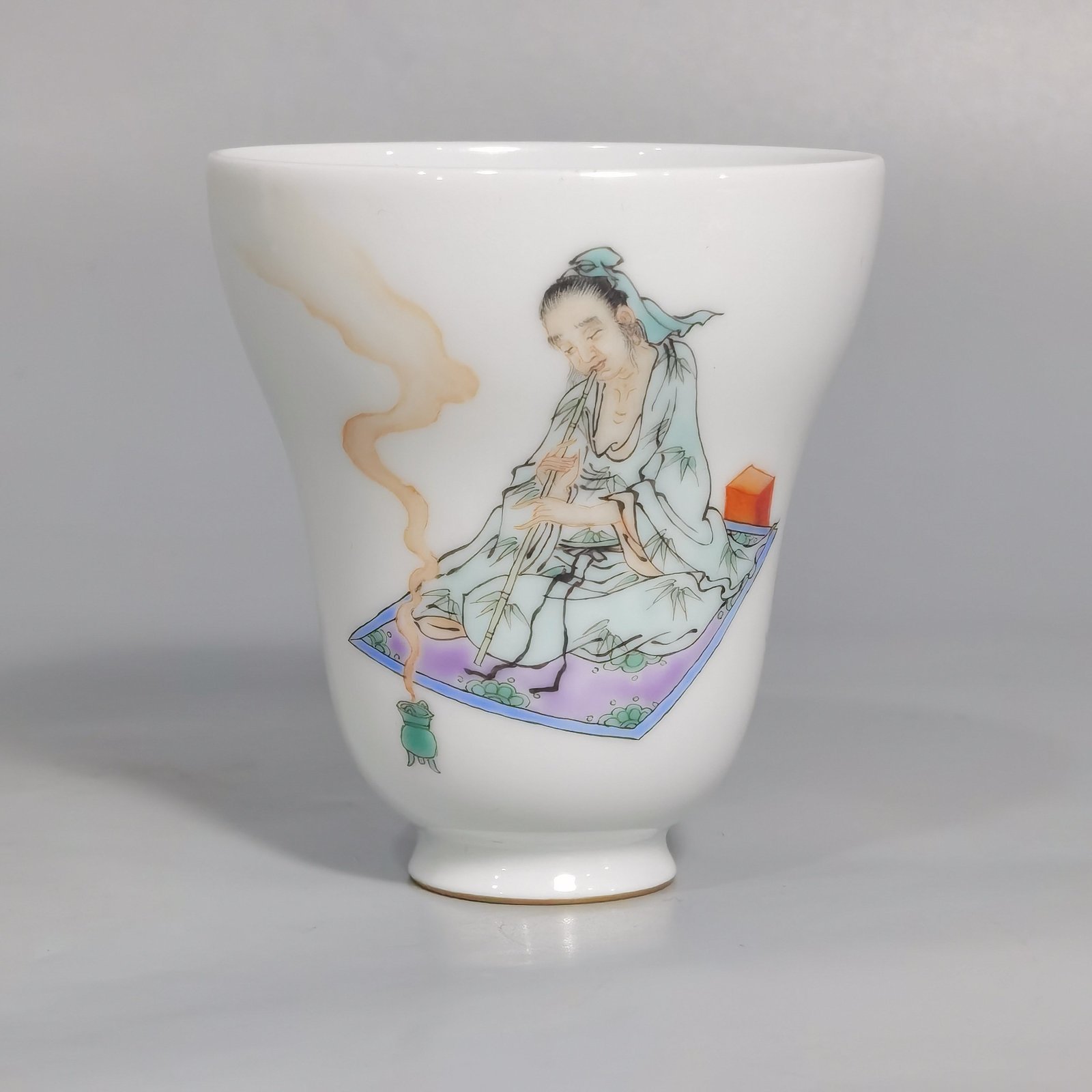 Qing Dynasty Qianlong a set of pastel folding cups with poems and patterns of the Eight Immortals