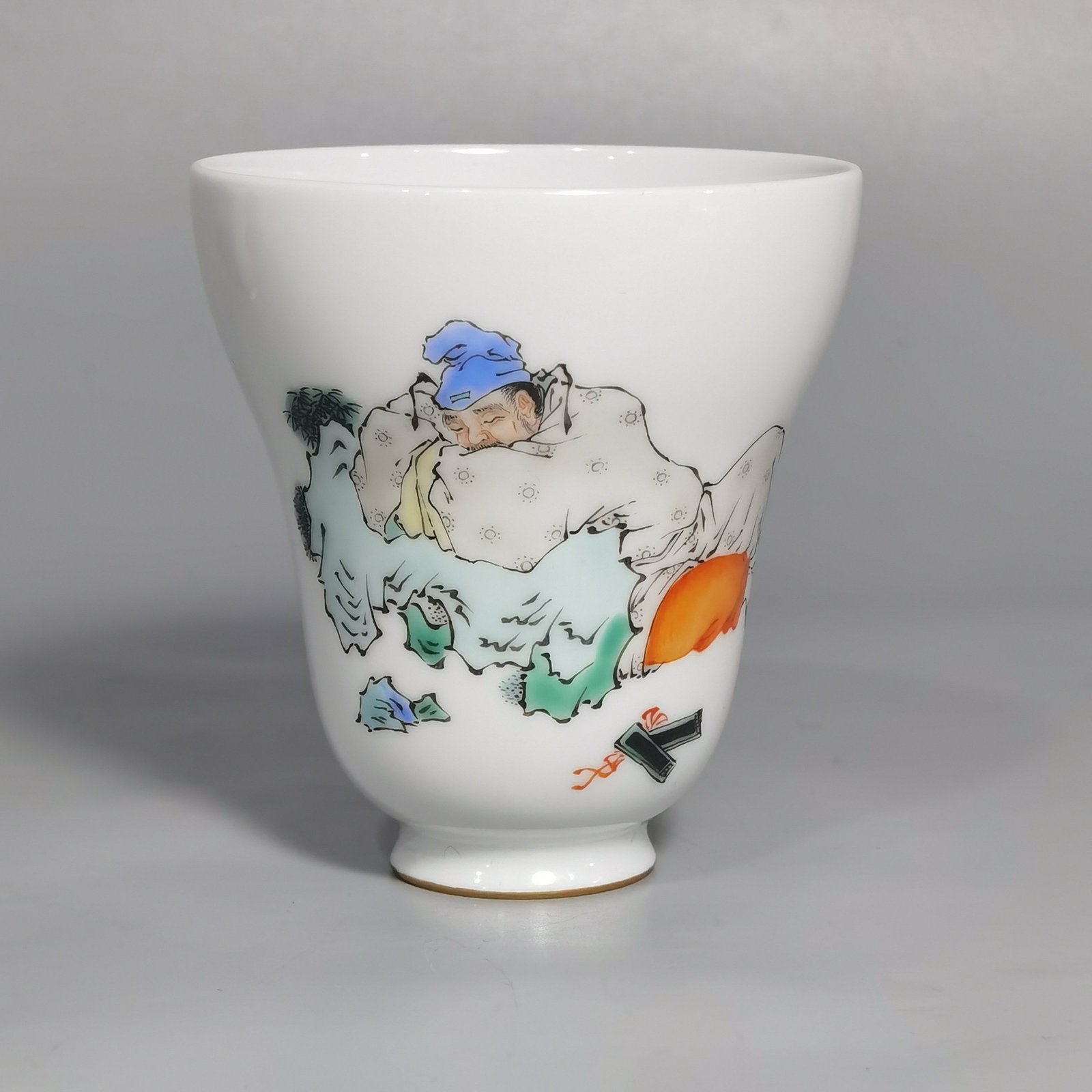 Qing Dynasty Qianlong a set of pastel folding cups with poems and patterns of the Eight Immortals