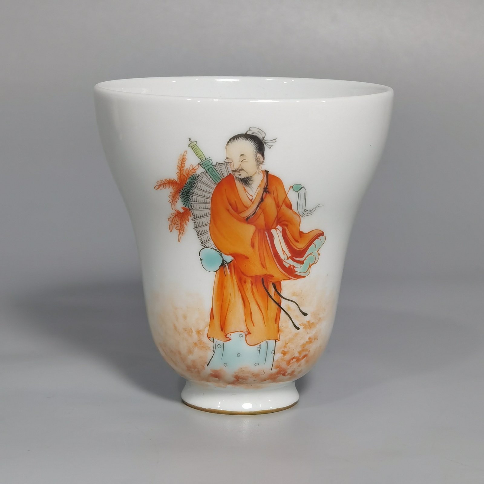 Qing Dynasty Qianlong a set of pastel folding cups with poems and patterns of the Eight Immortals