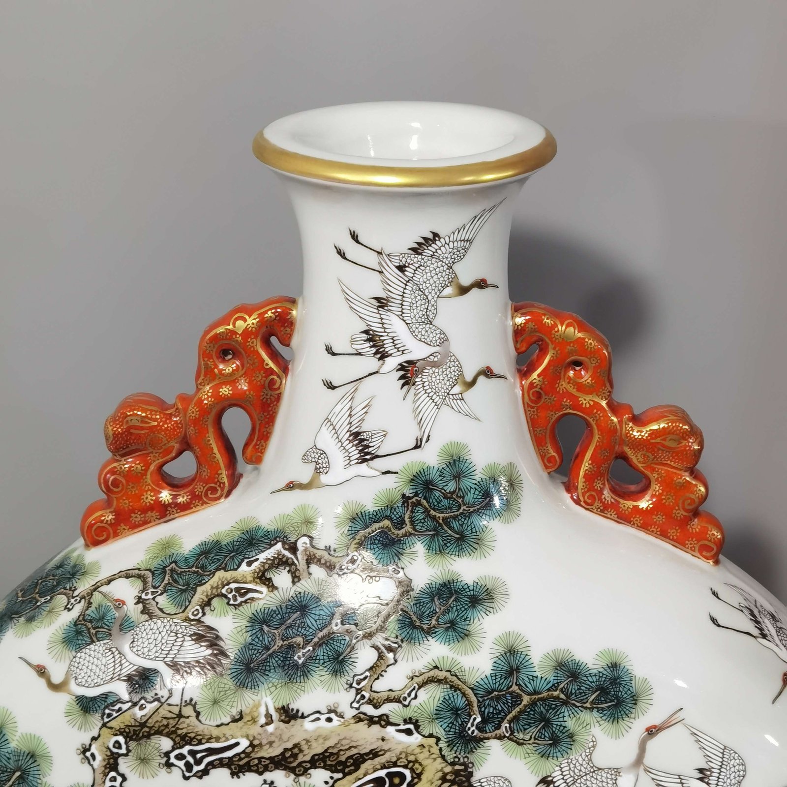 Qing Dynasty Qianlong pastel pine and crane longevity flat two-eared vase