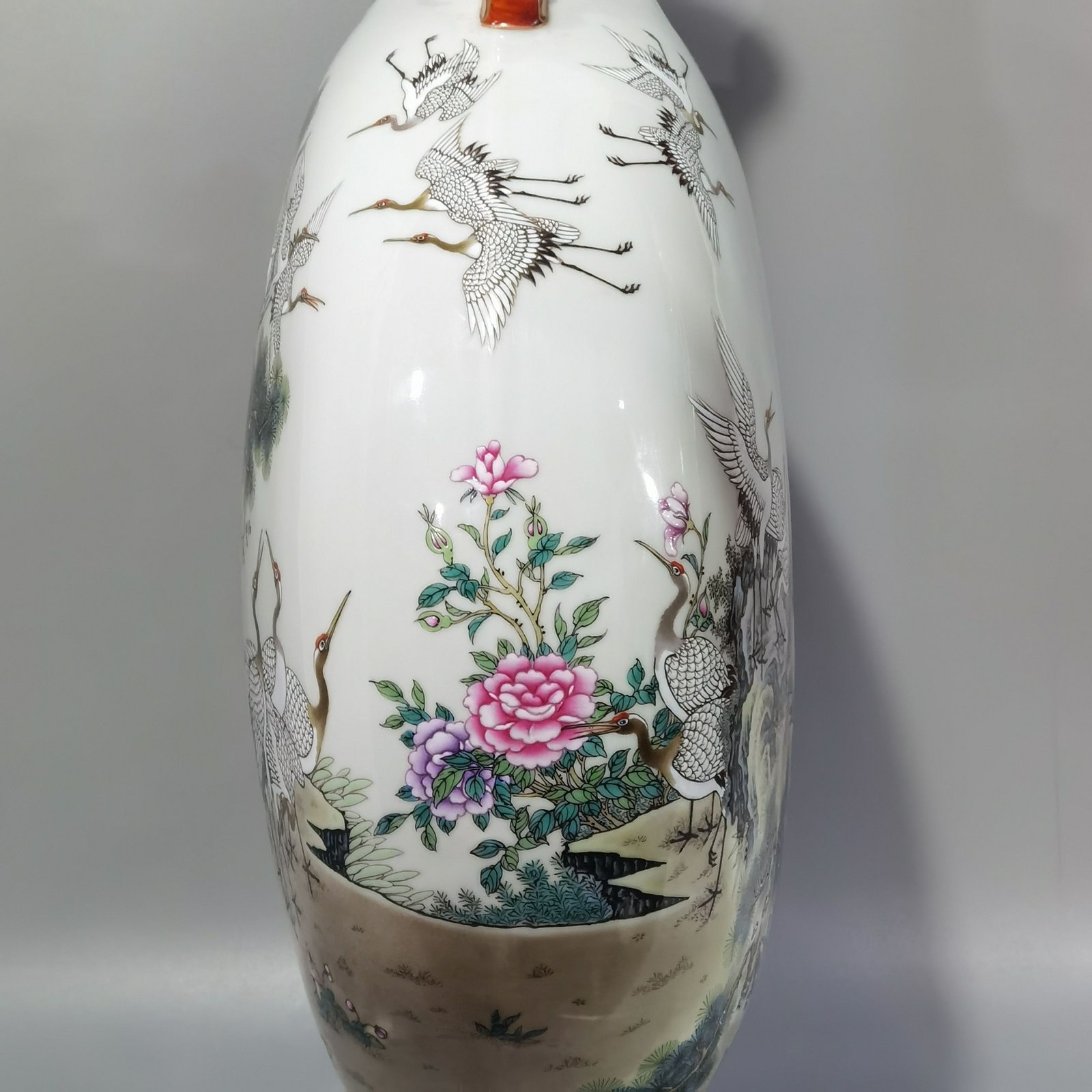 Qing Dynasty Qianlong pastel pine and crane longevity flat two-eared vase