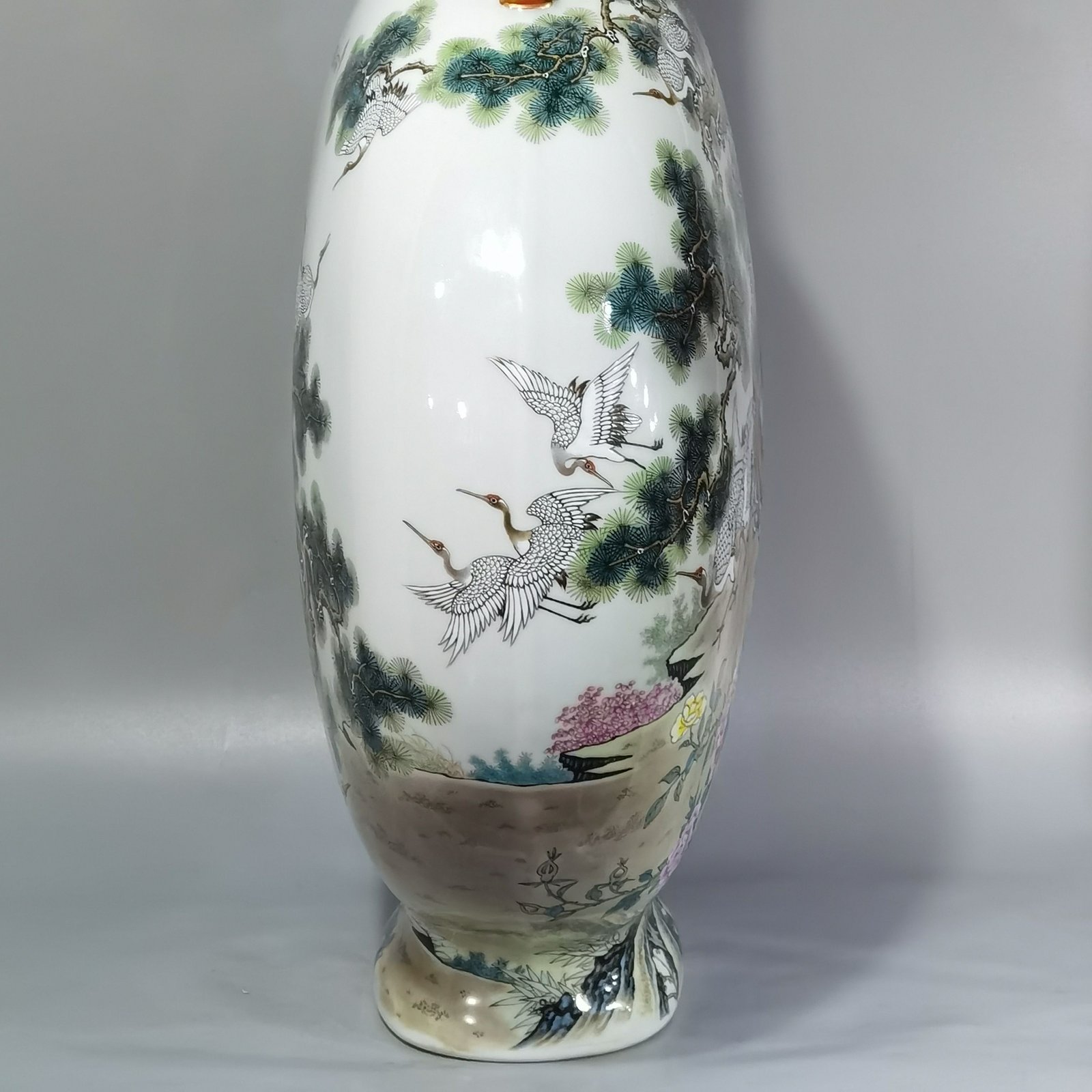 Qing Dynasty Qianlong pastel pine and crane longevity flat two-eared vase