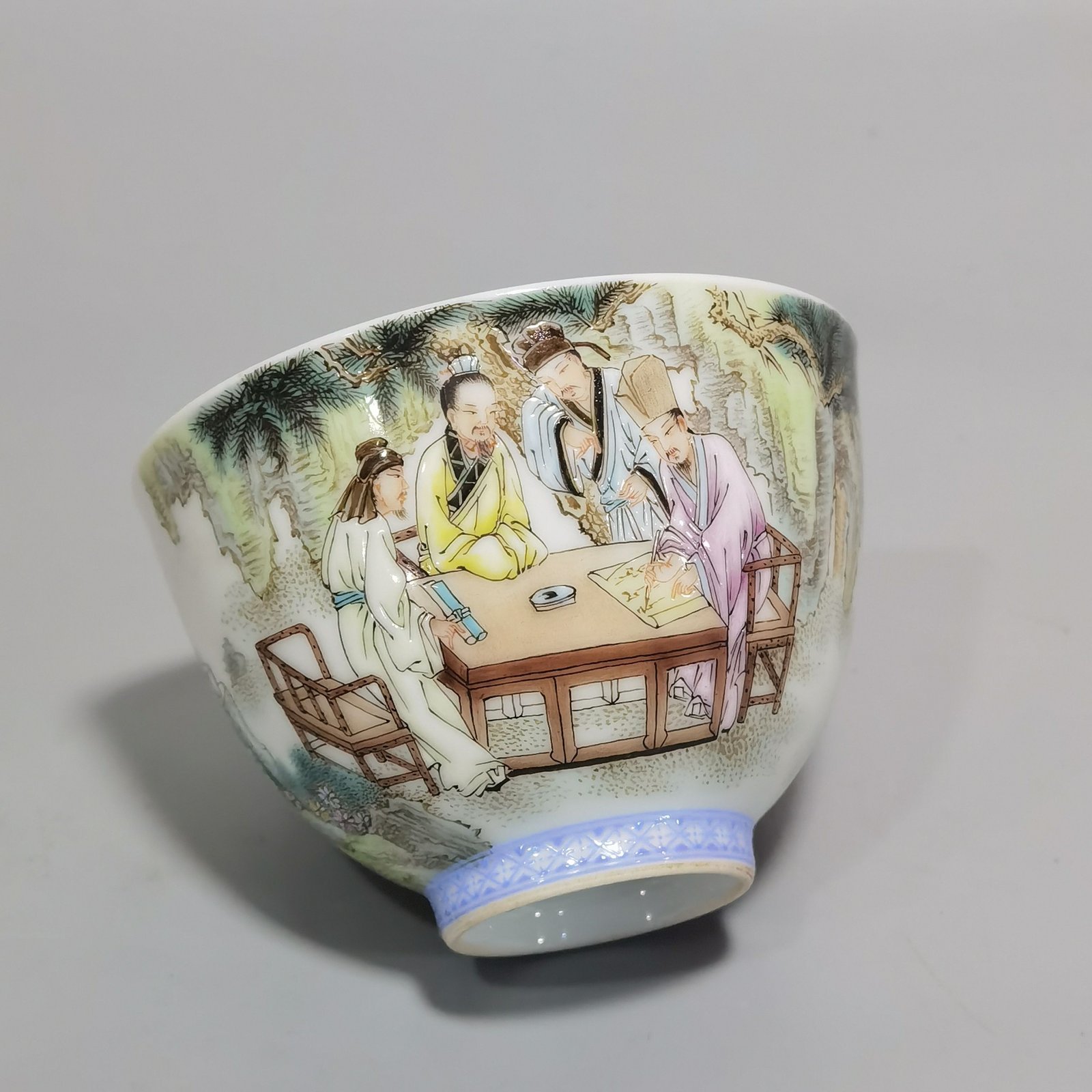 Qing Dynasty Qianlong a set of pastel Xiyuan elegant collection cups