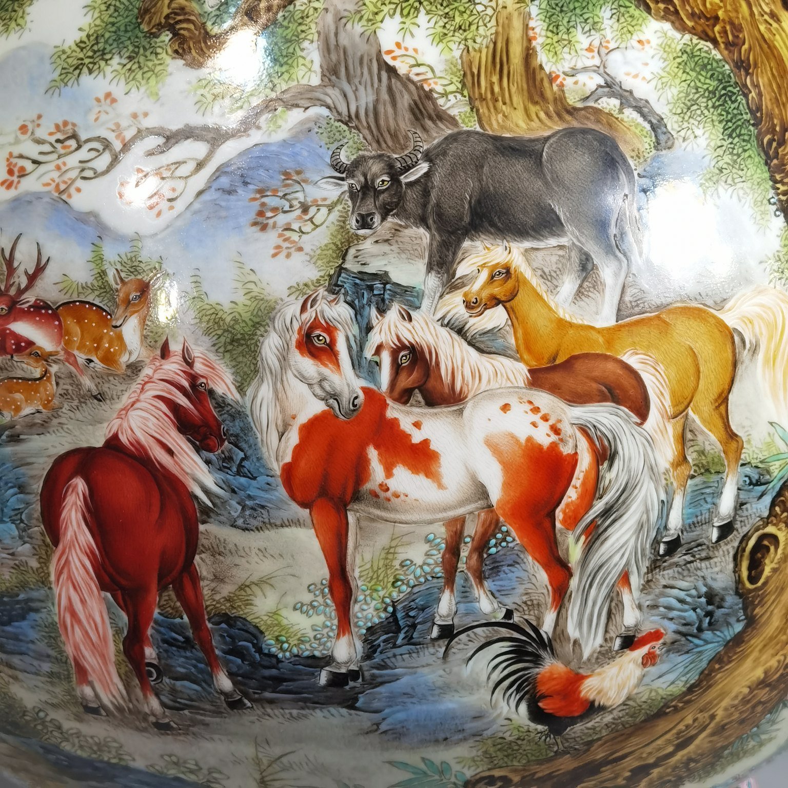 Qing Dynasty Qianlong pastel panoramic view of hundreds of animals Ruyi Erfu bucket statue