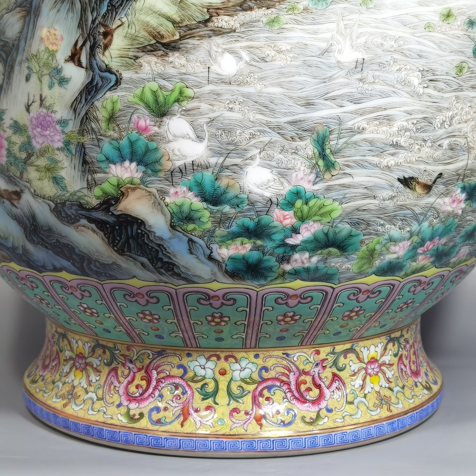 Qing Dynasty Qianlong Heavy-duty pastel vase with poems and poems on birds facing the phoenix