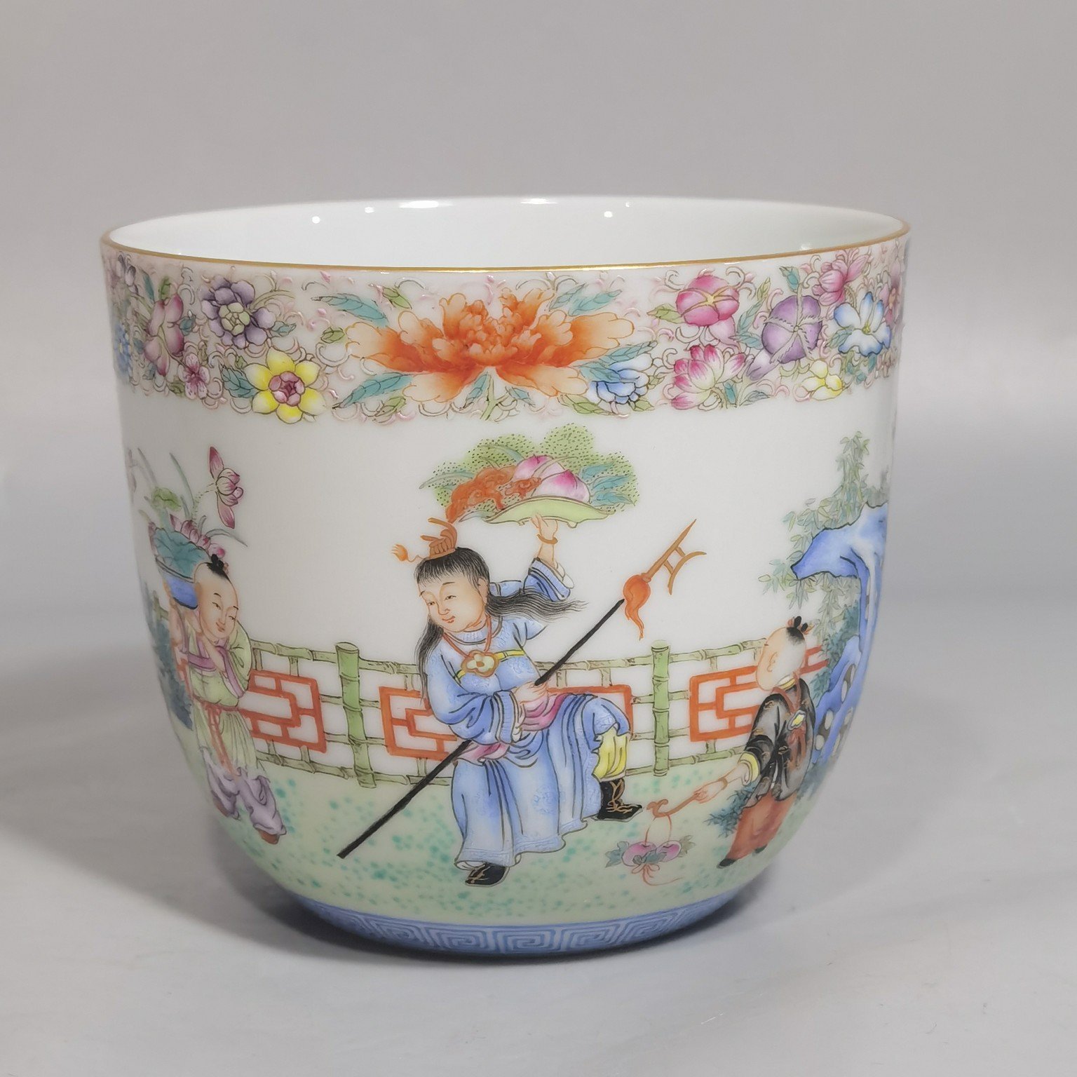 Oing Dynasty Yongzheng a set of pastel teapots with golden baby playing patterns