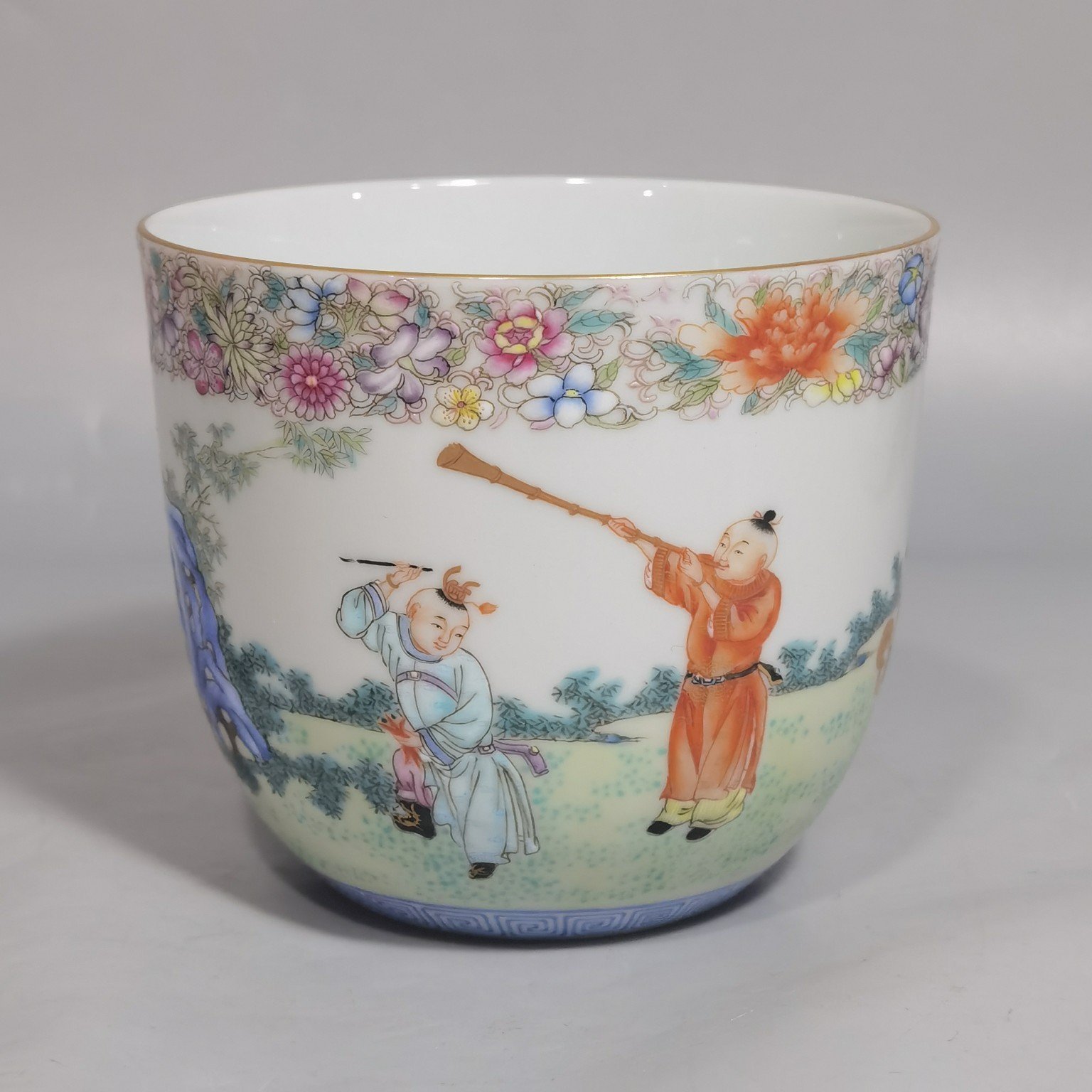 Oing Dynasty Yongzheng a set of pastel teapots with golden baby playing patterns
