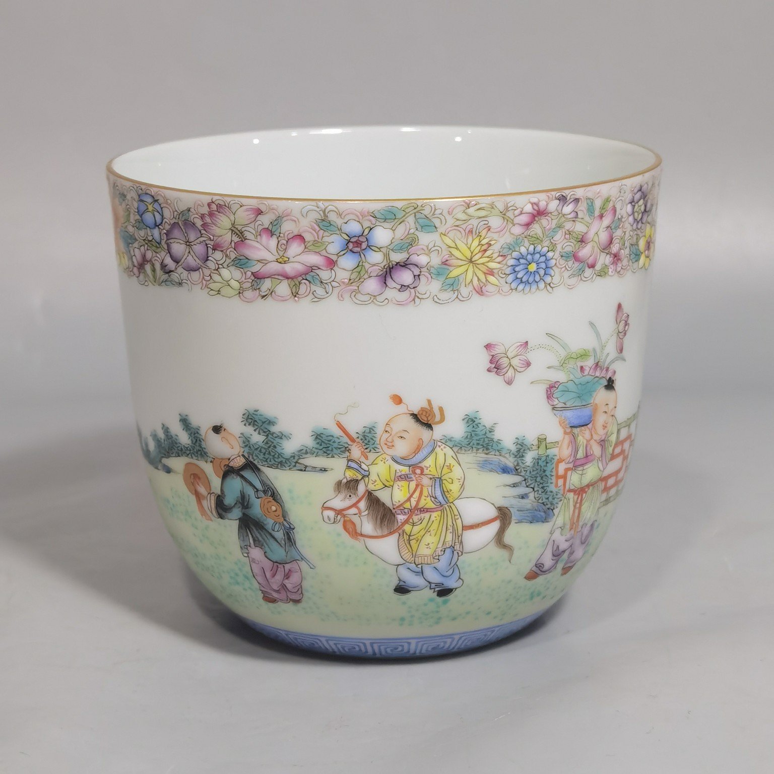 Oing Dynasty Yongzheng a set of pastel teapots with golden baby playing patterns