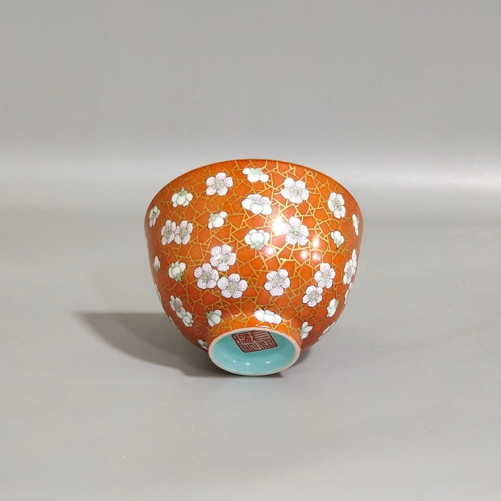Qing Dynasty Qianlong Jiezhu artificial coral red gold ice plum cup