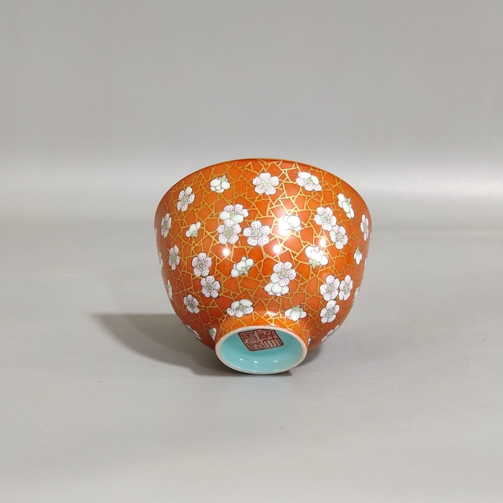 Qing Dynasty Qianlong Jiezhu artificial coral red gold ice plum cup