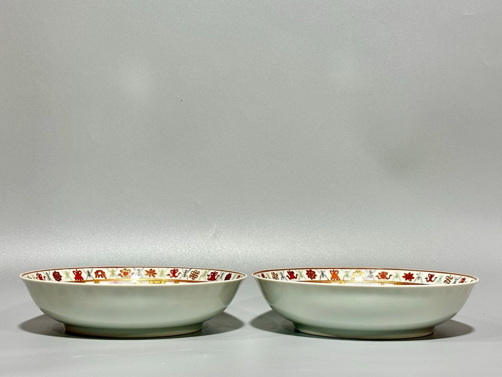 Qing Dynasty Daoguang pastel figure plate
