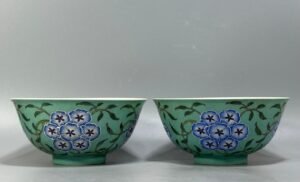 Oing Dynasty Yongzhengturquoise green flower-patterned bowl