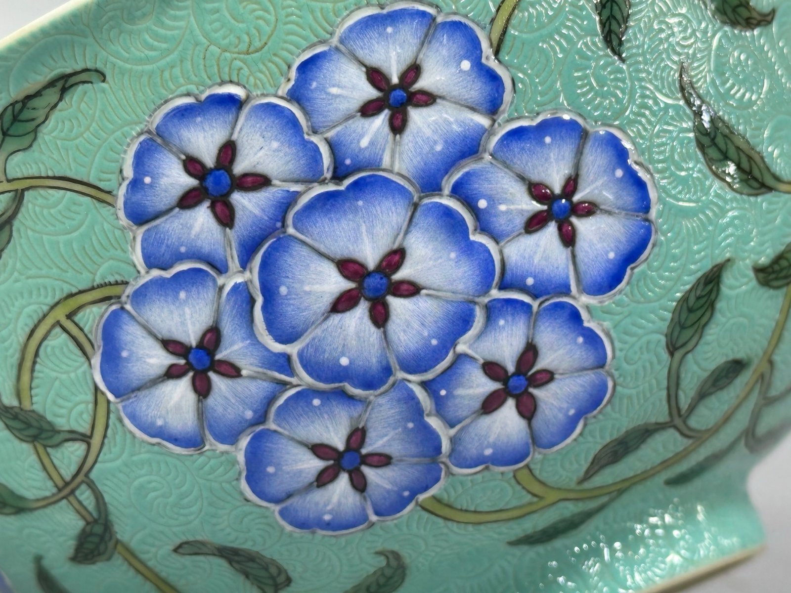 Oing Dynasty Yongzhengturquoise green flower-patterned bowl