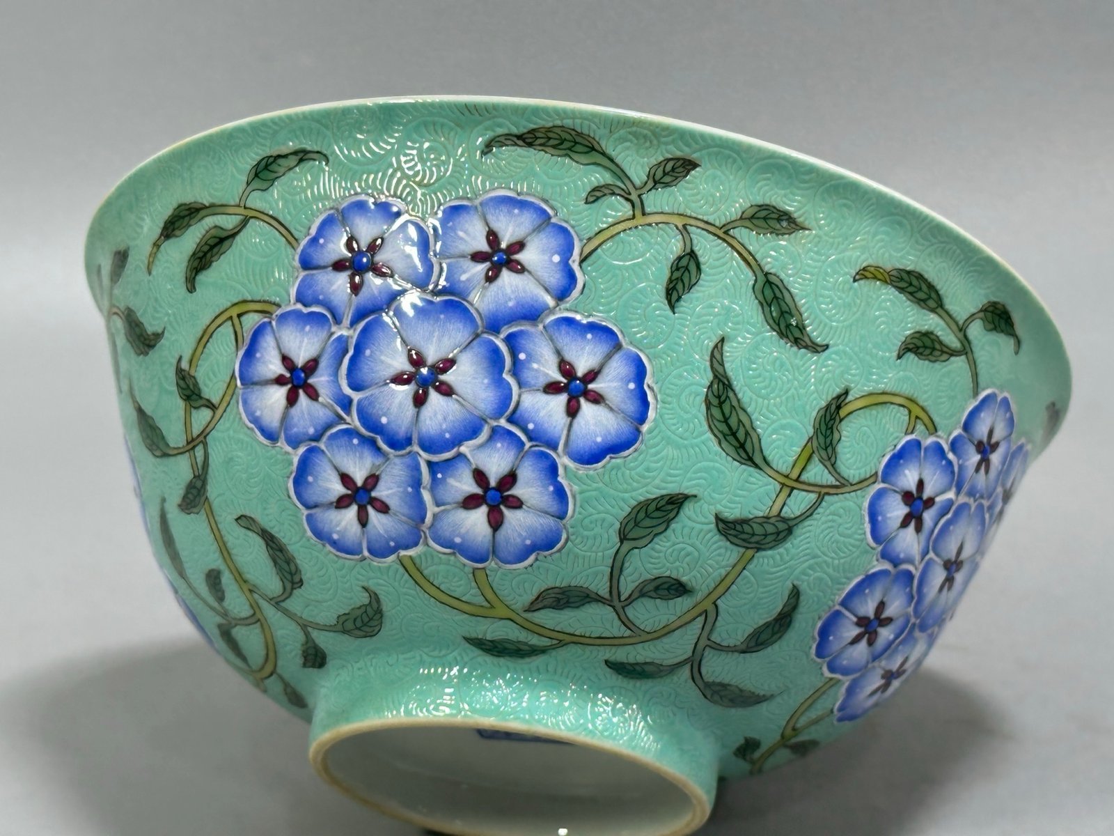 Oing Dynasty Yongzhengturquoise green flower-patterned bowl