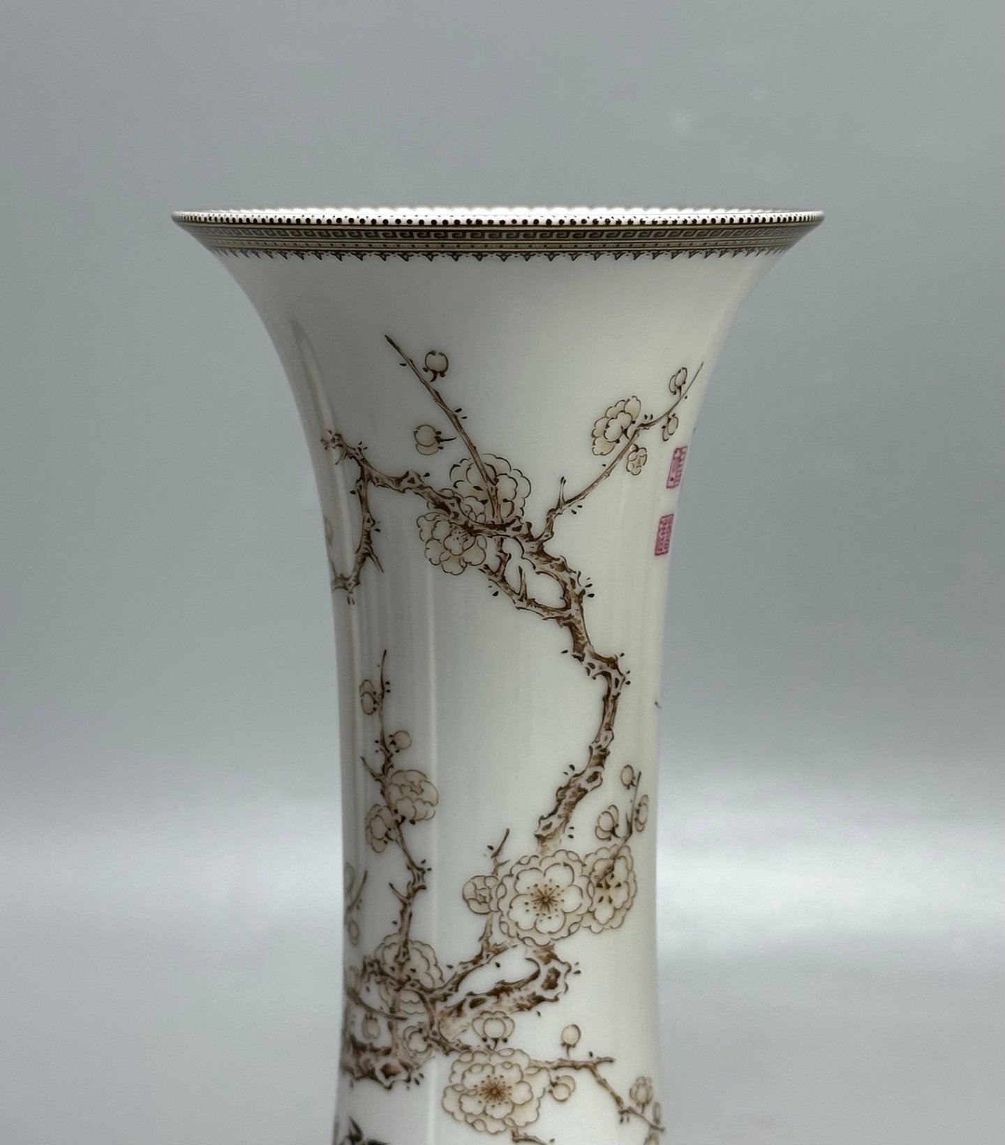 Oing Dynasty Yongzheng year enamel vase with gold and ink colors bamboo and plum pattern