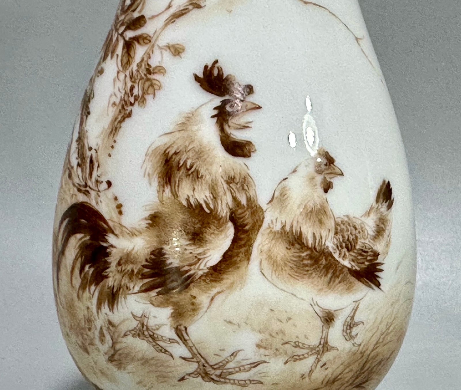 Oing Dynasty Yongzheng year enamel vase with gold and ink colors depicting flowers and birds