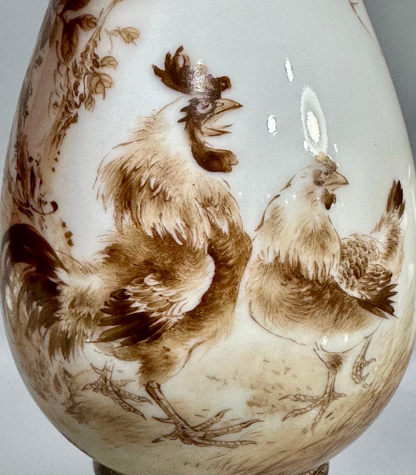 Oing Dynasty Yongzheng year enamel vase with gold and ink colors depicting flowers and birds