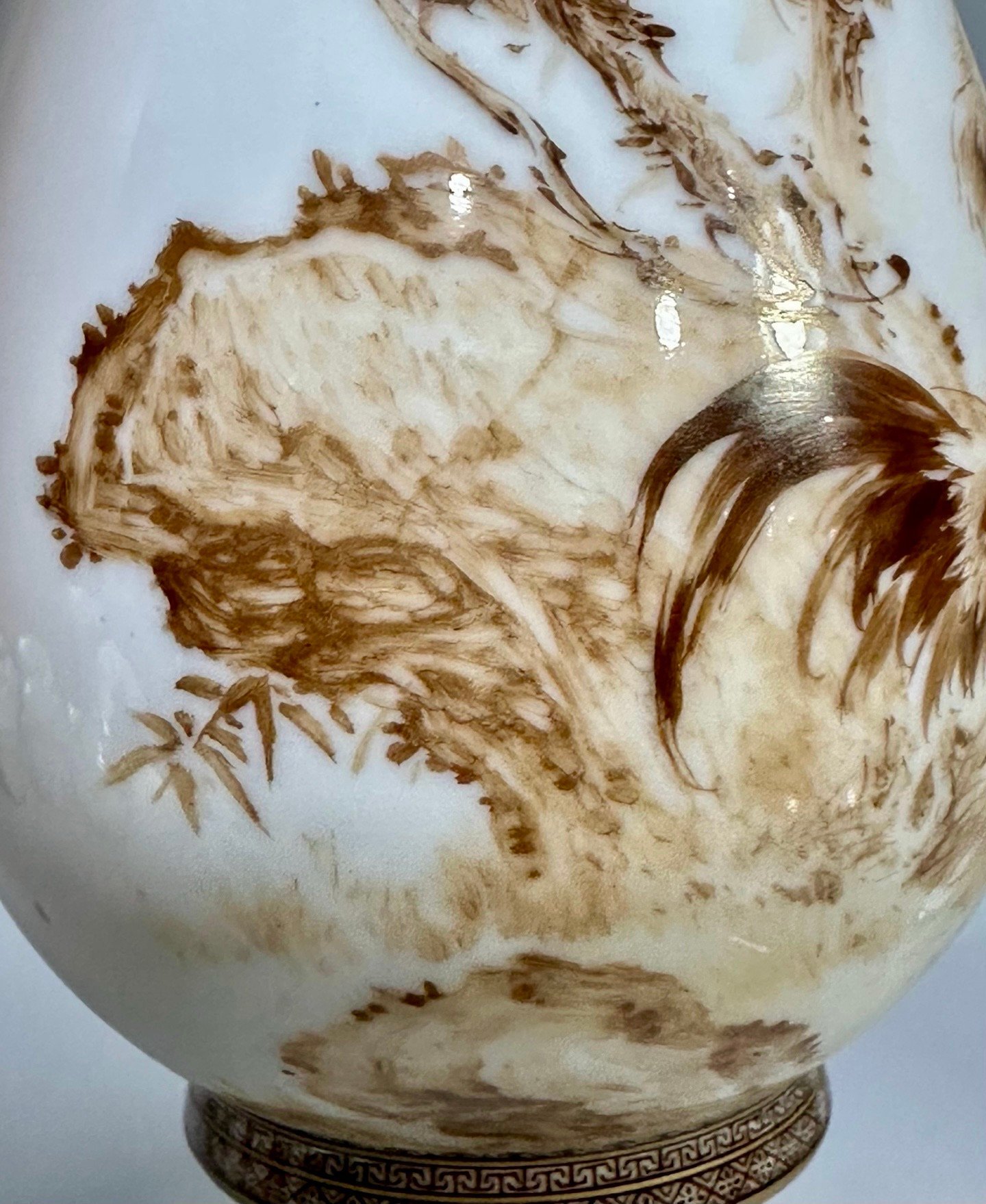 Oing Dynasty Yongzheng year enamel vase with gold and ink colors depicting flowers and birds