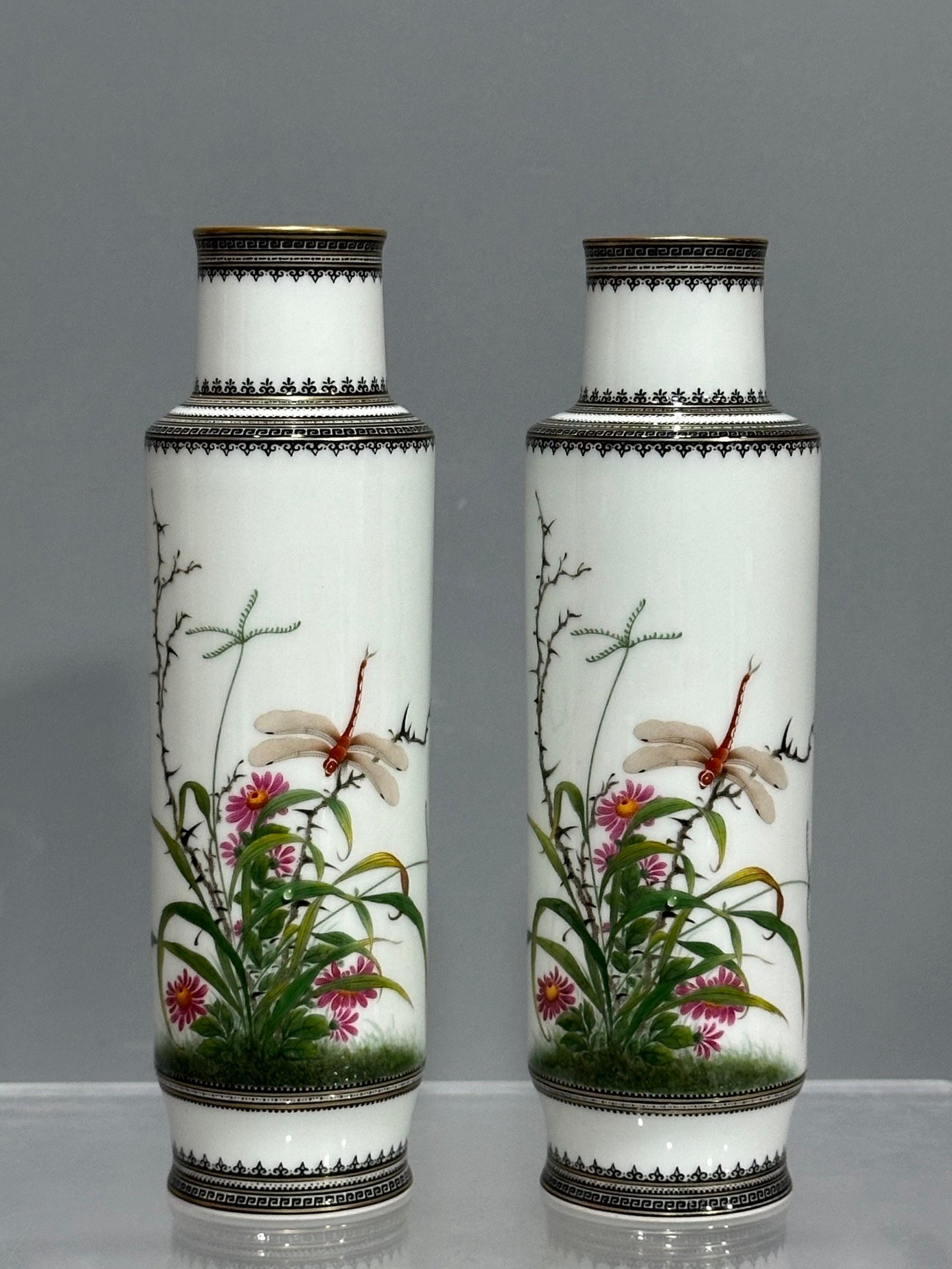 Oing Dynasty Yongzheng year enamel flower vase