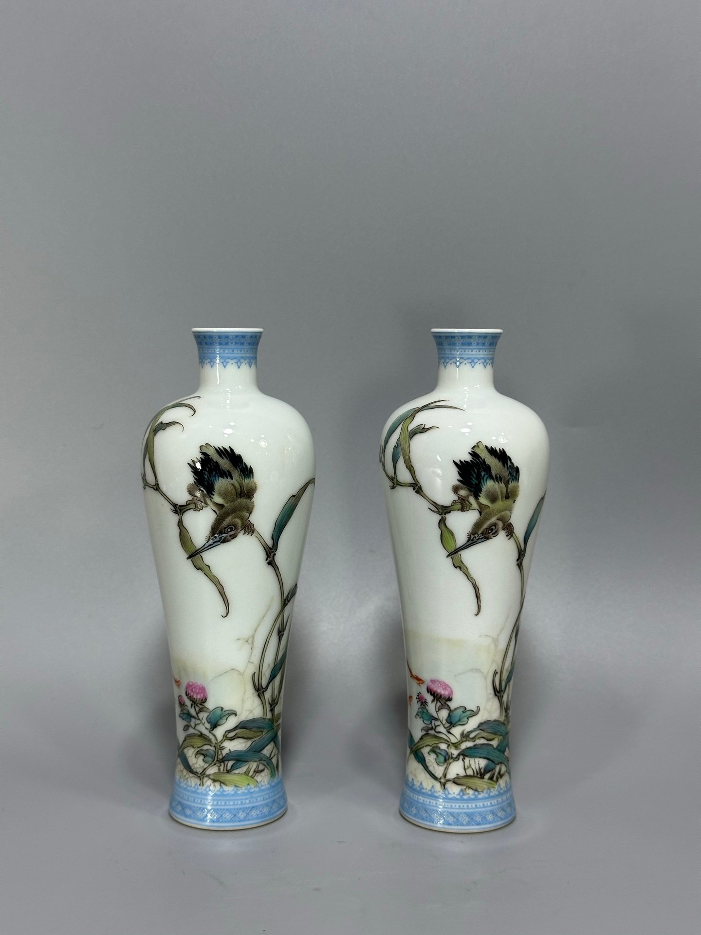 Oing Dynasty Yongzheng year enamel flower and bird pattern vase