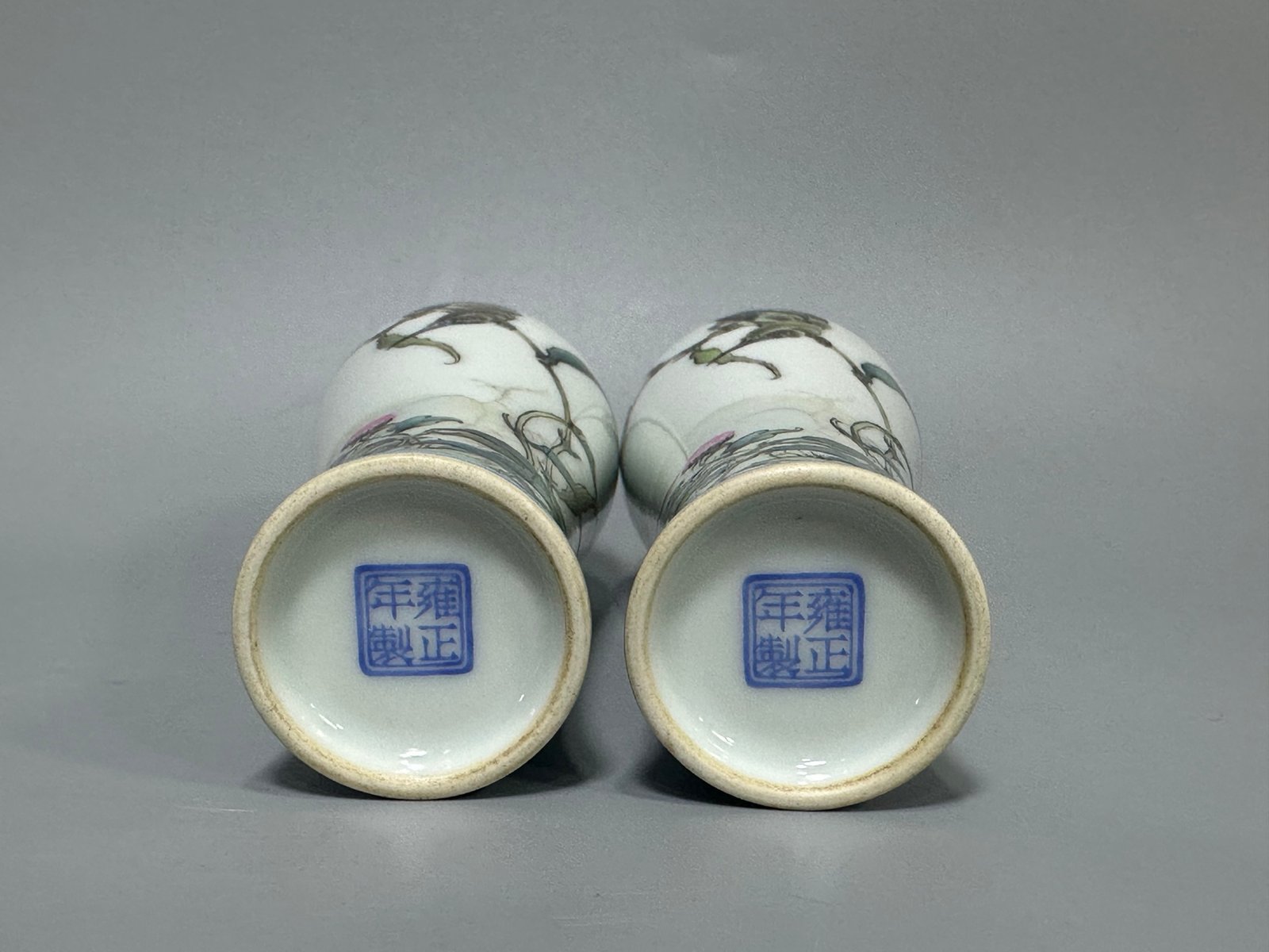 Oing Dynasty Yongzheng year enamel flower and bird pattern vase