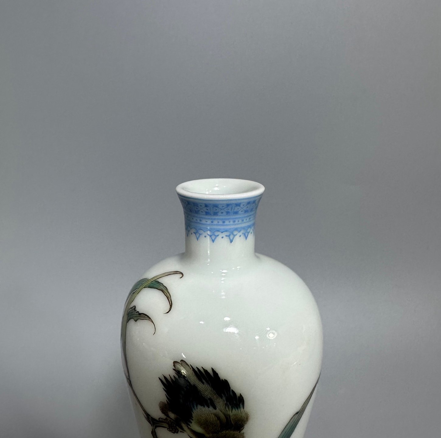 Oing Dynasty Yongzheng year enamel flower and bird pattern vase