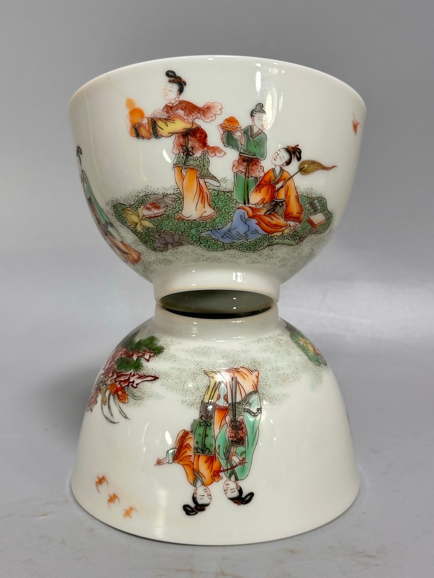 Oing Dynasty Yongzhenga pastel-colored bowl with a group of immortals celebrating