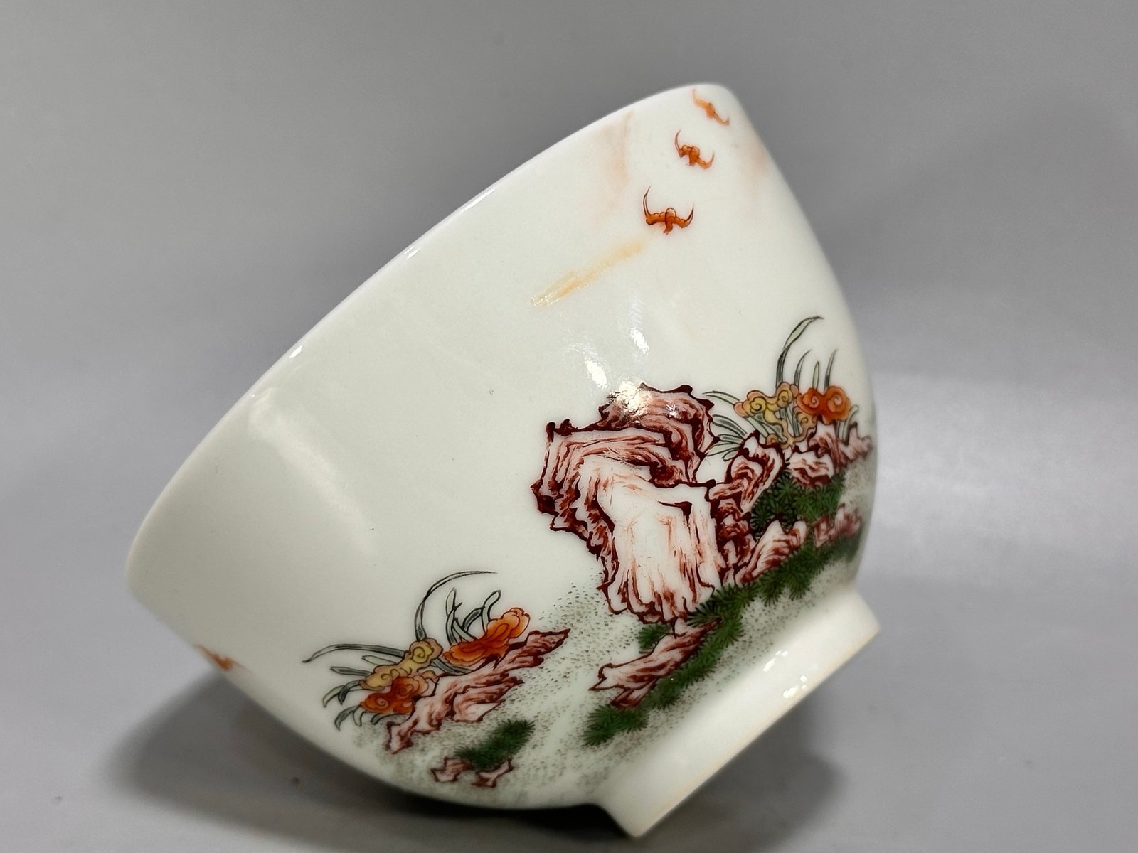 Oing Dynasty Yongzhenga pastel-colored bowl with a group of immortals celebrating