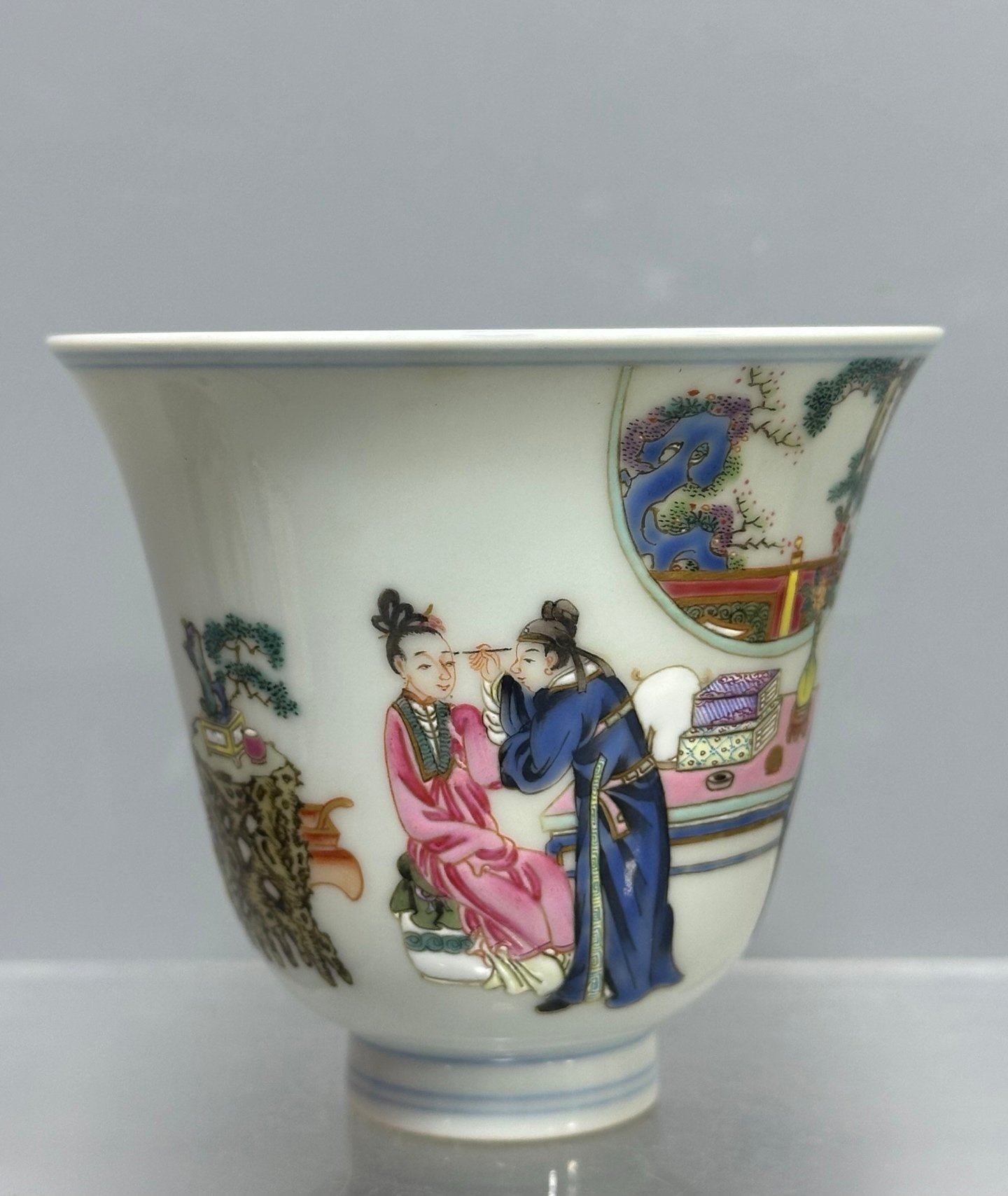 Oing Dynasty Yongzhengpink-painted cup with human figures