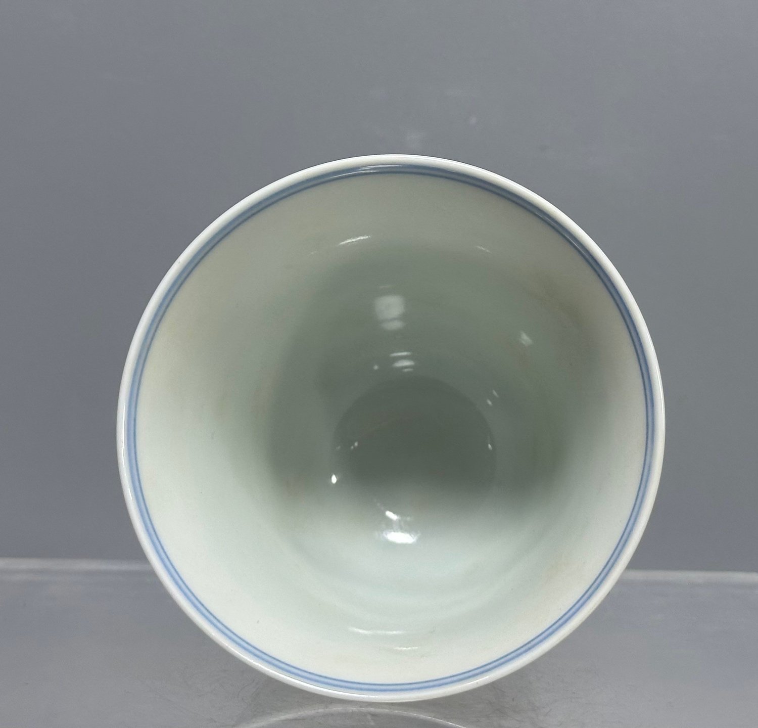Oing Dynasty Yongzhengpink-painted cup with human figures