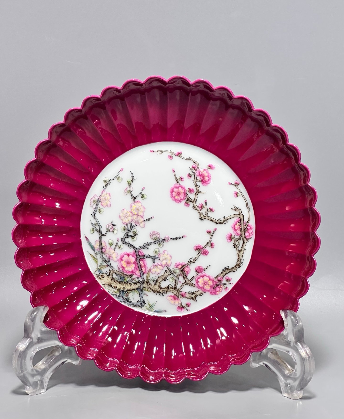 Oing Dynasty Yongzhenga carmine red enamel plate with four seasons floral patterns