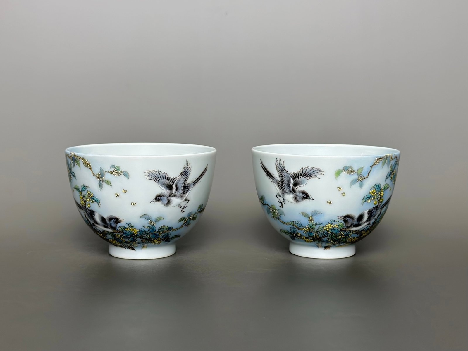 Oing Dynasty Yongzheng Enamel magpie and osmanthus poem inscribed on the wall