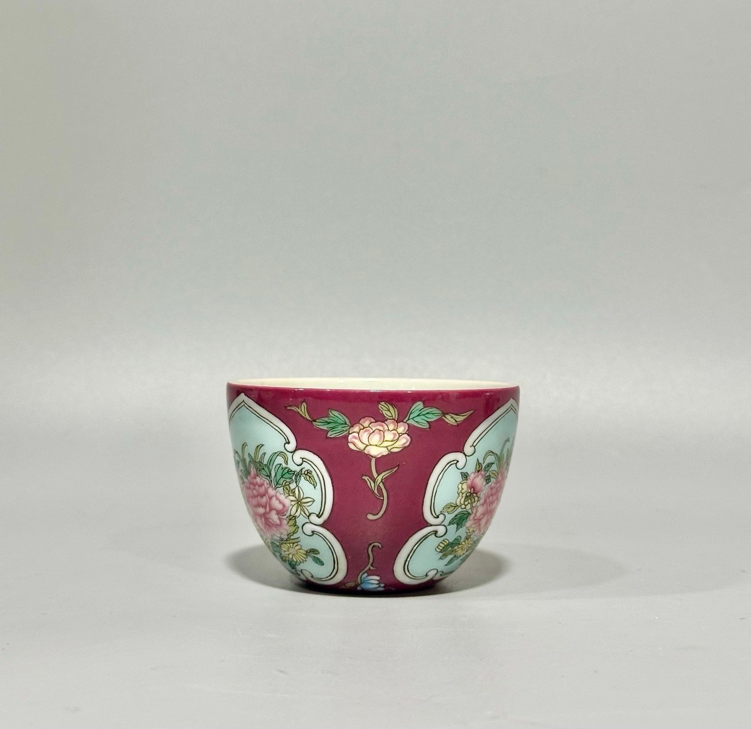 Oing Dynasty Yongzheng this enamelled window flower cup