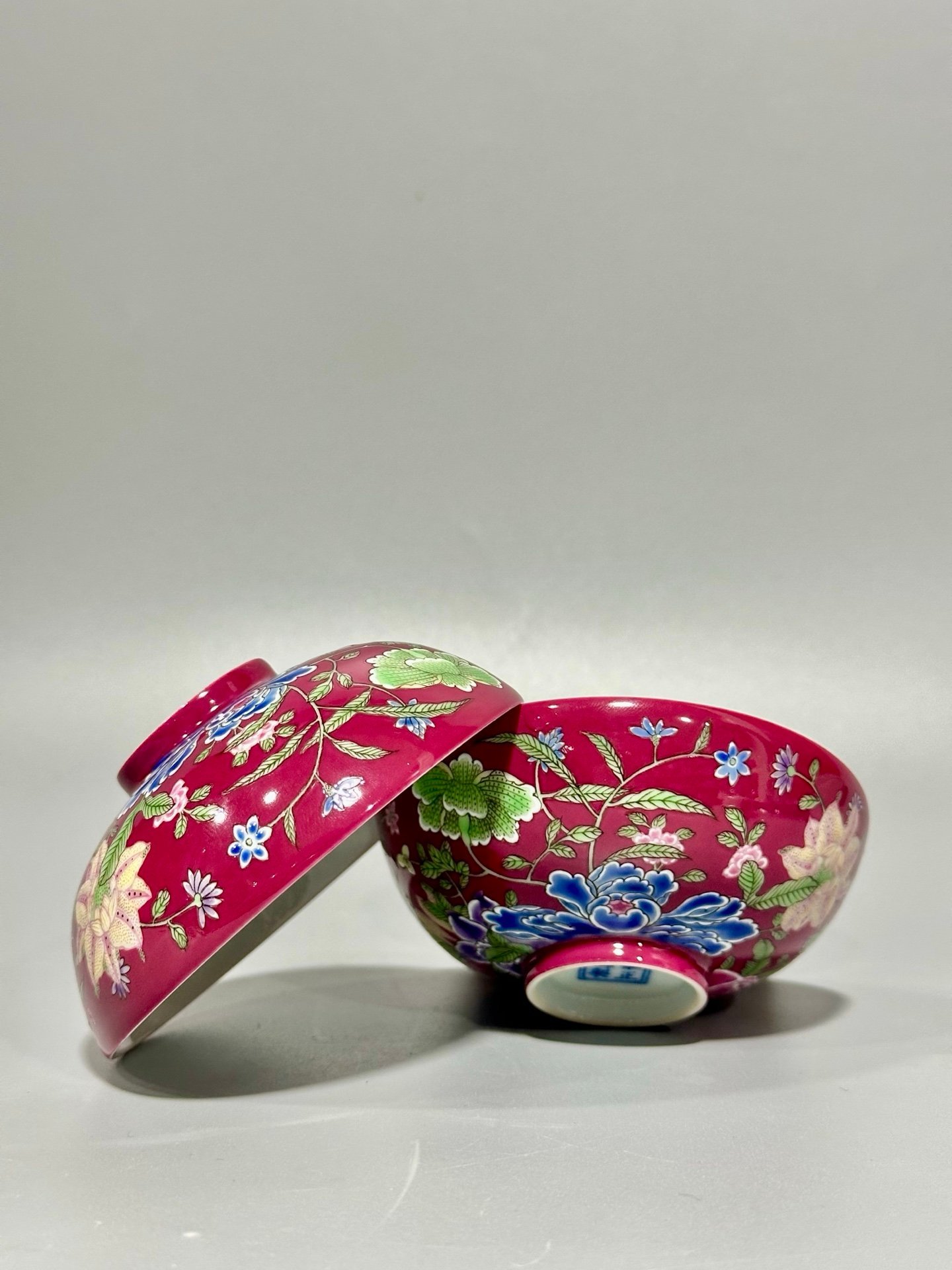 Oing Dynasty Yongzheng a round tea bowl with nine-autumn pattern on enamel and rouge ground