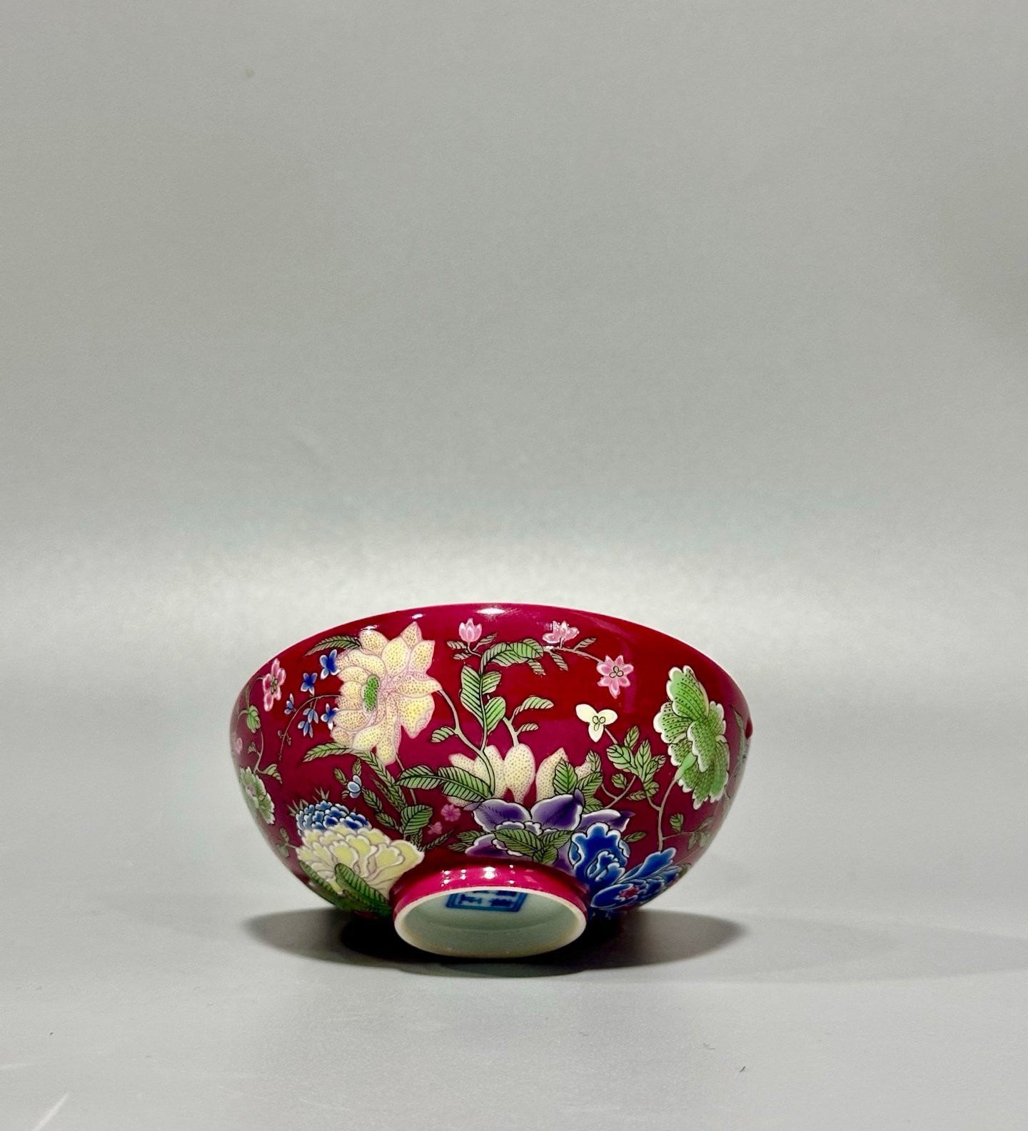 Oing Dynasty Yongzheng a round tea bowl with nine-autumn pattern on enamel and rouge ground