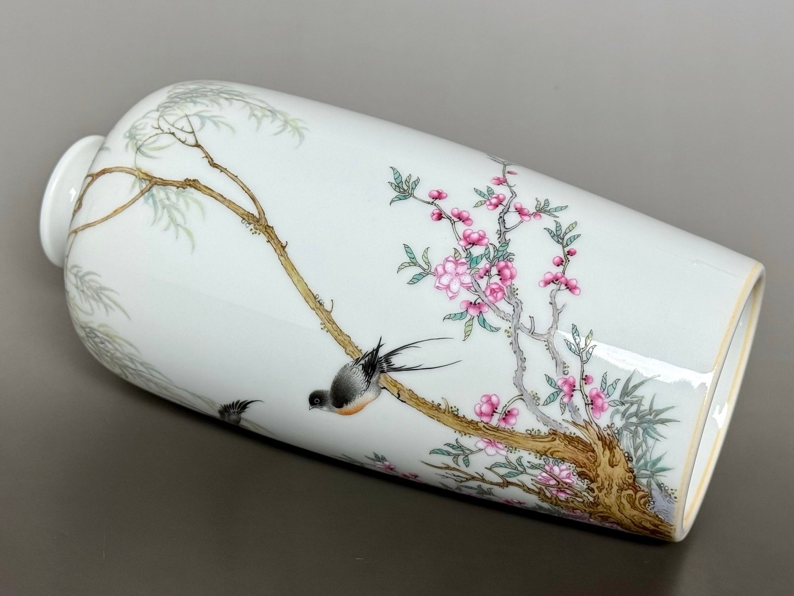 Oing Dynasty Yongzheng Enamel plum vase with poems