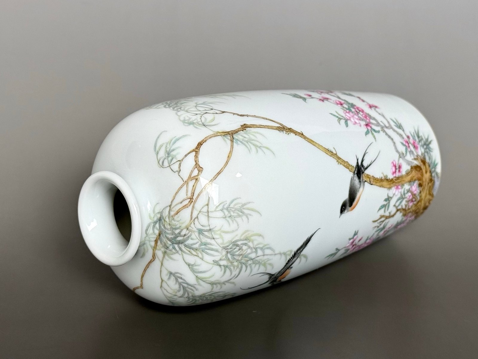 Oing Dynasty Yongzheng Enamel plum vase with poems