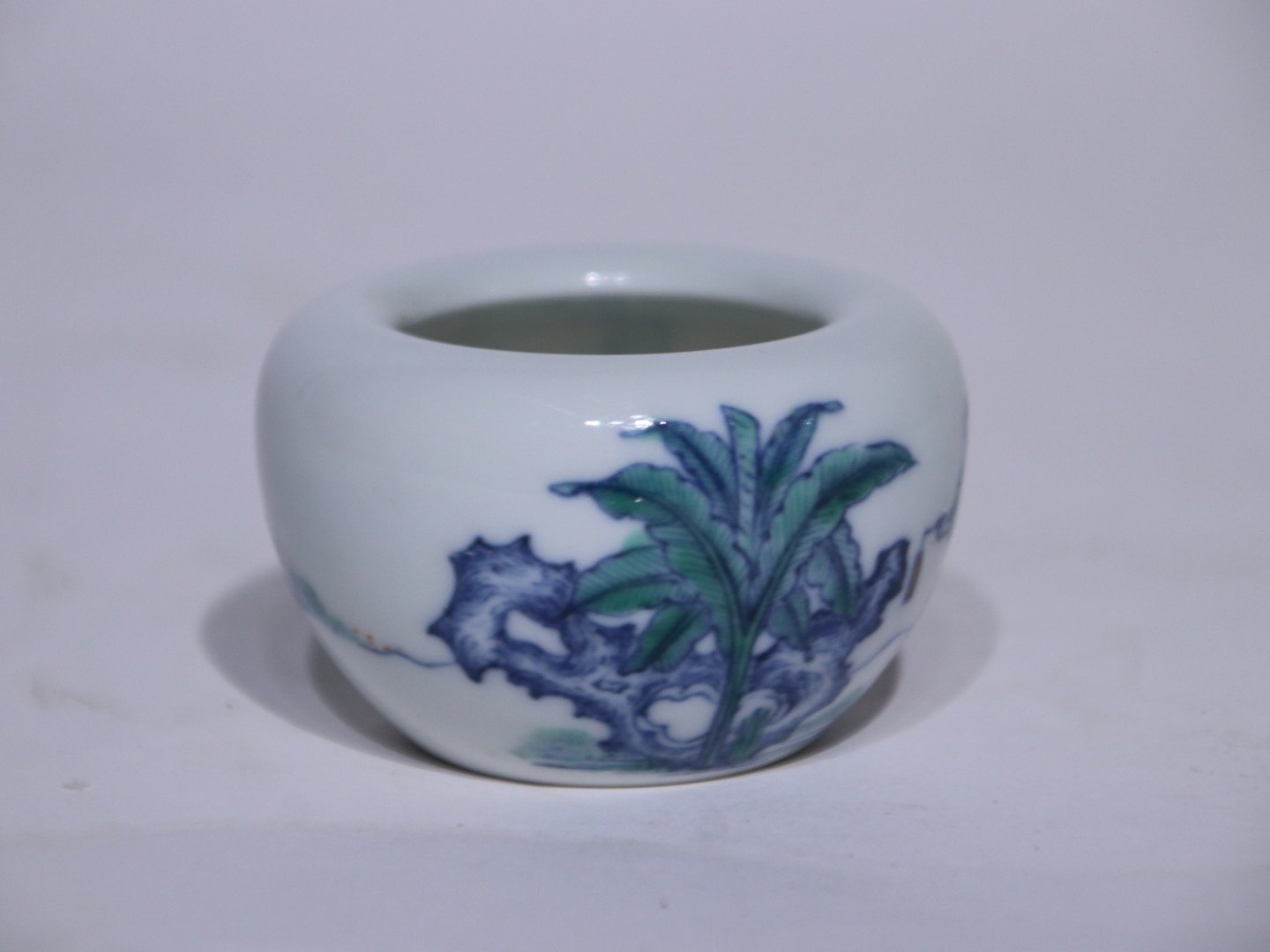 Oing Dynasty Yongzheng Doucai figure small water jug ​