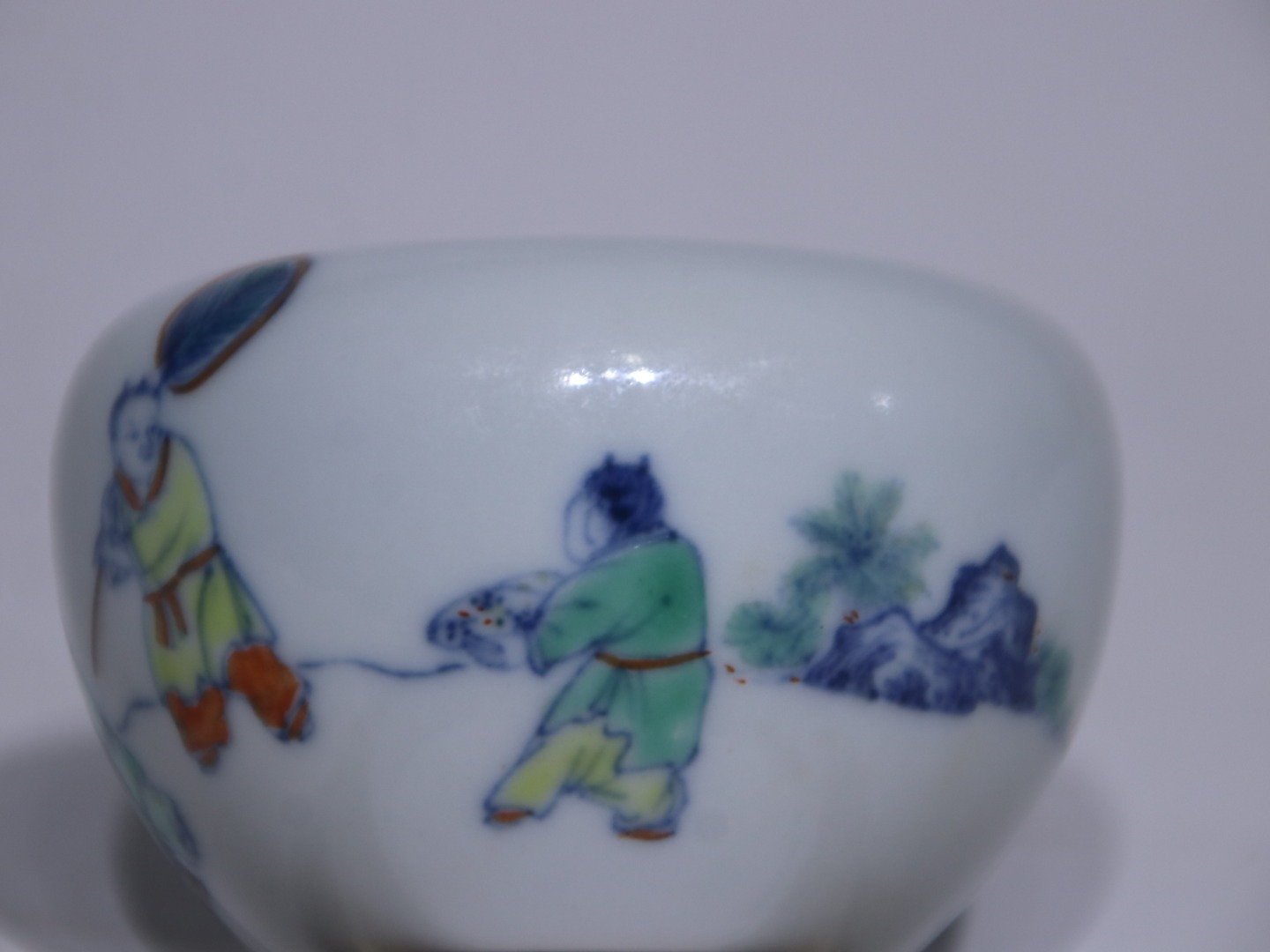 Oing Dynasty Yongzheng Doucai figure small water jug ​