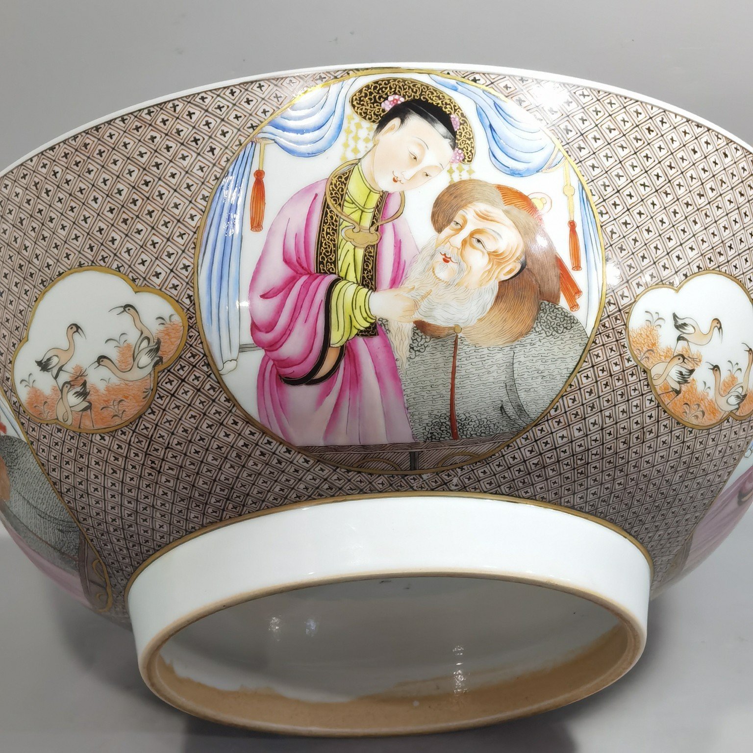 Oing Dynasty Yongzheng Period Backflow Pastel Consecrated Mandarin Bowl