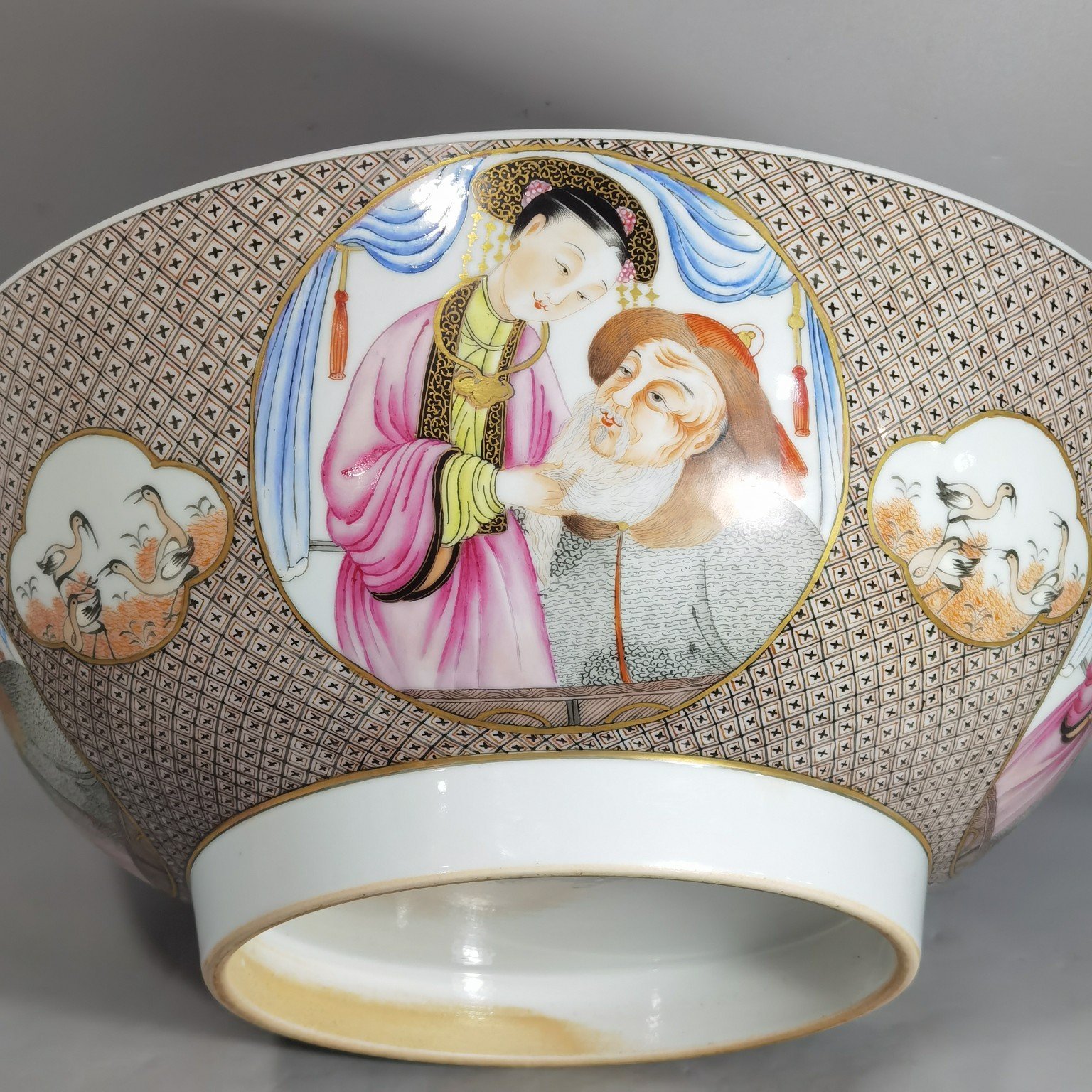 Oing Dynasty Yongzheng Period Backflow Pastel Consecrated Mandarin Bowl