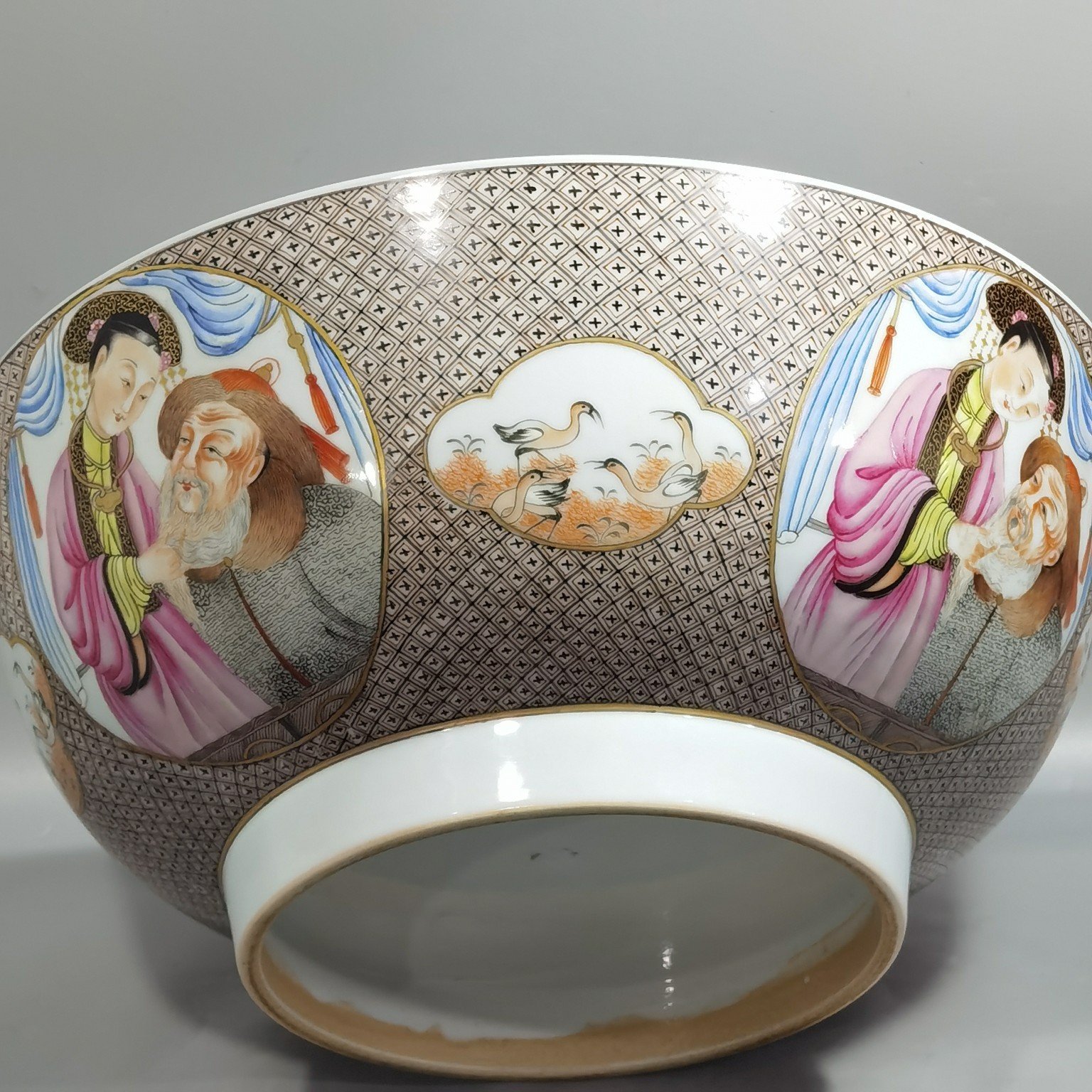 Oing Dynasty Yongzheng Period Backflow Pastel Consecrated Mandarin Bowl