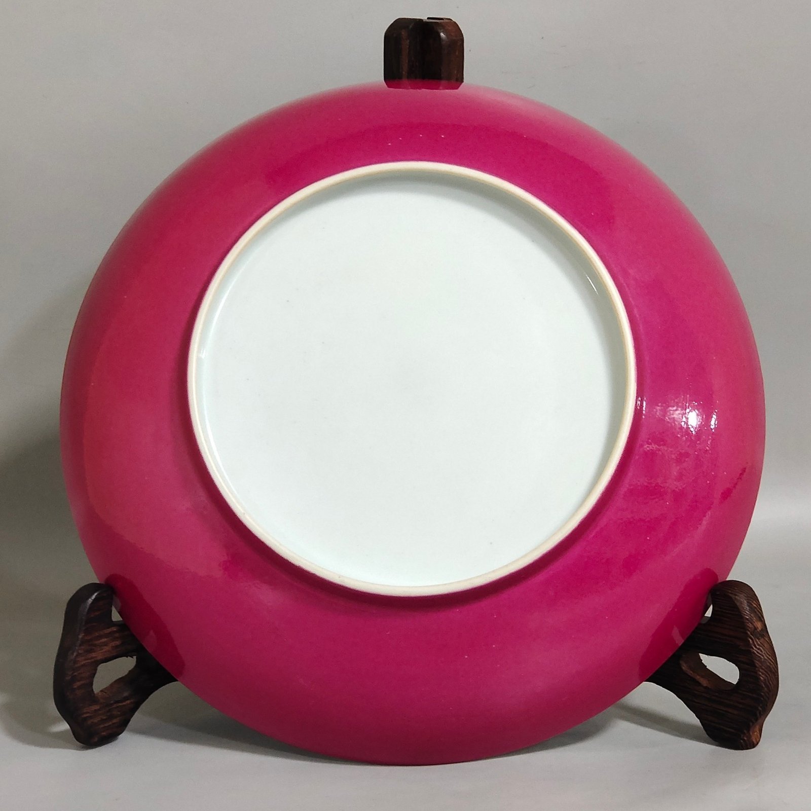 Oing Dynasty Yongzheng famille rose rouge godson picture plate