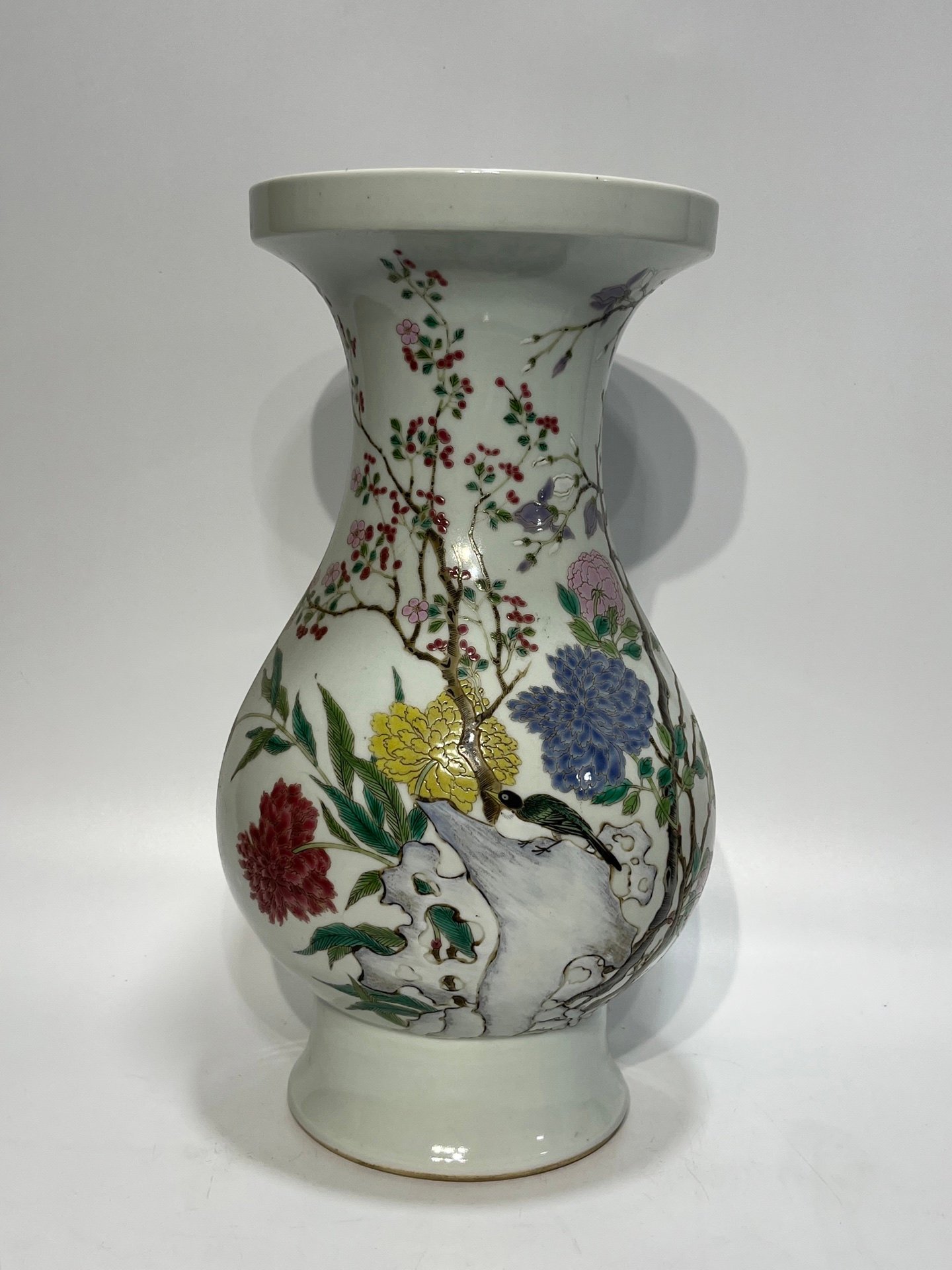 Oing Dynasty Yongzheng pastel flower dish vase