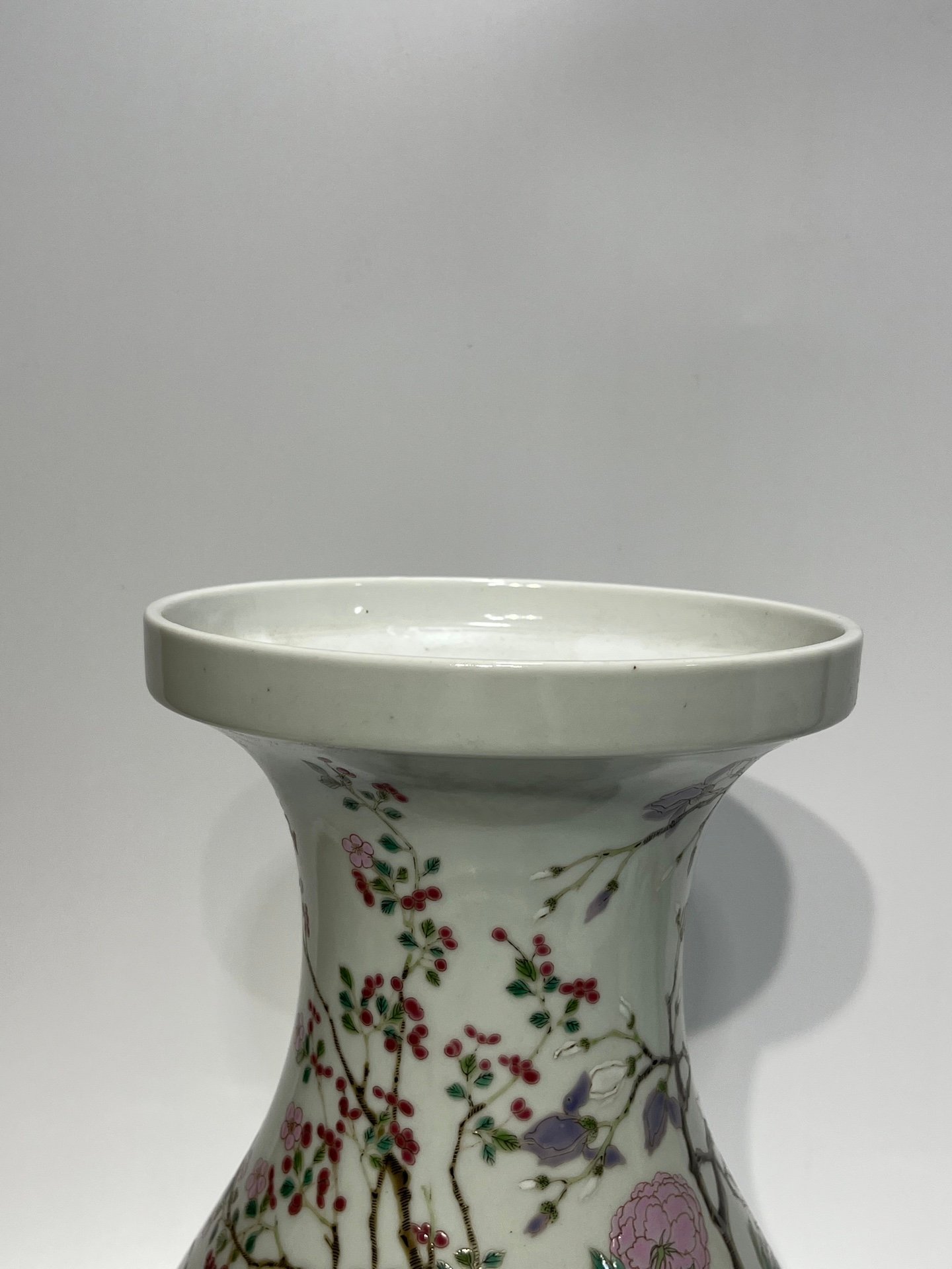 Oing Dynasty Yongzheng pastel flower dish vase