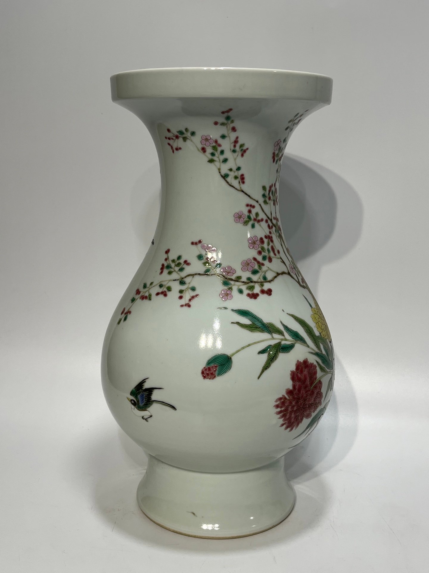 Oing Dynasty Yongzheng pastel flower dish vase