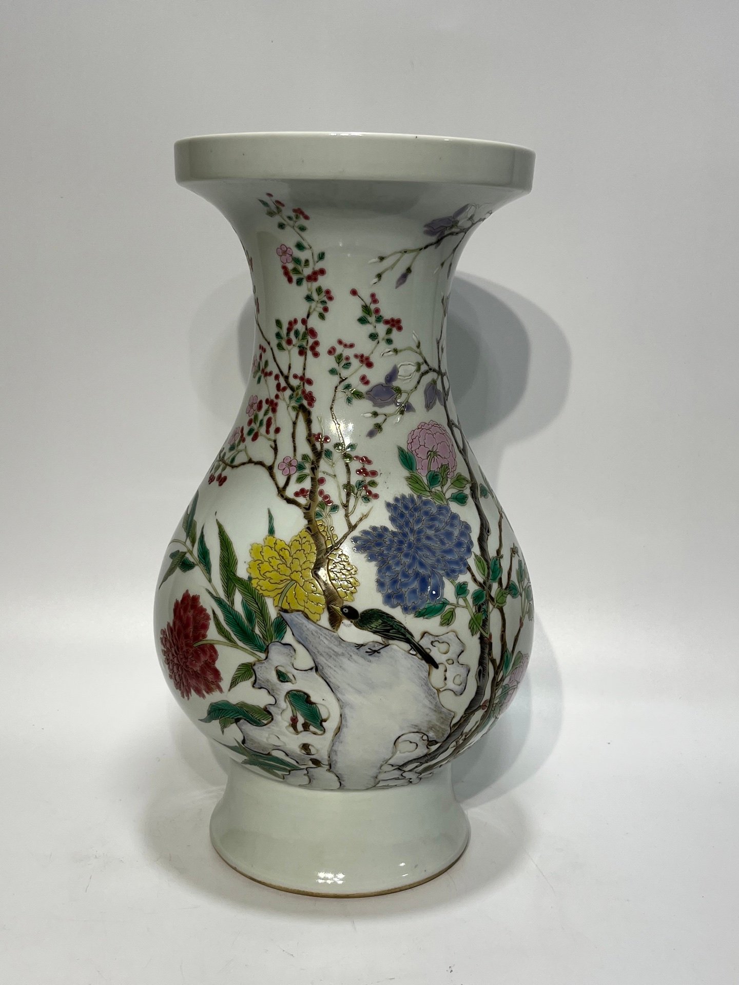 Oing Dynasty Yongzheng pastel flower dish vase