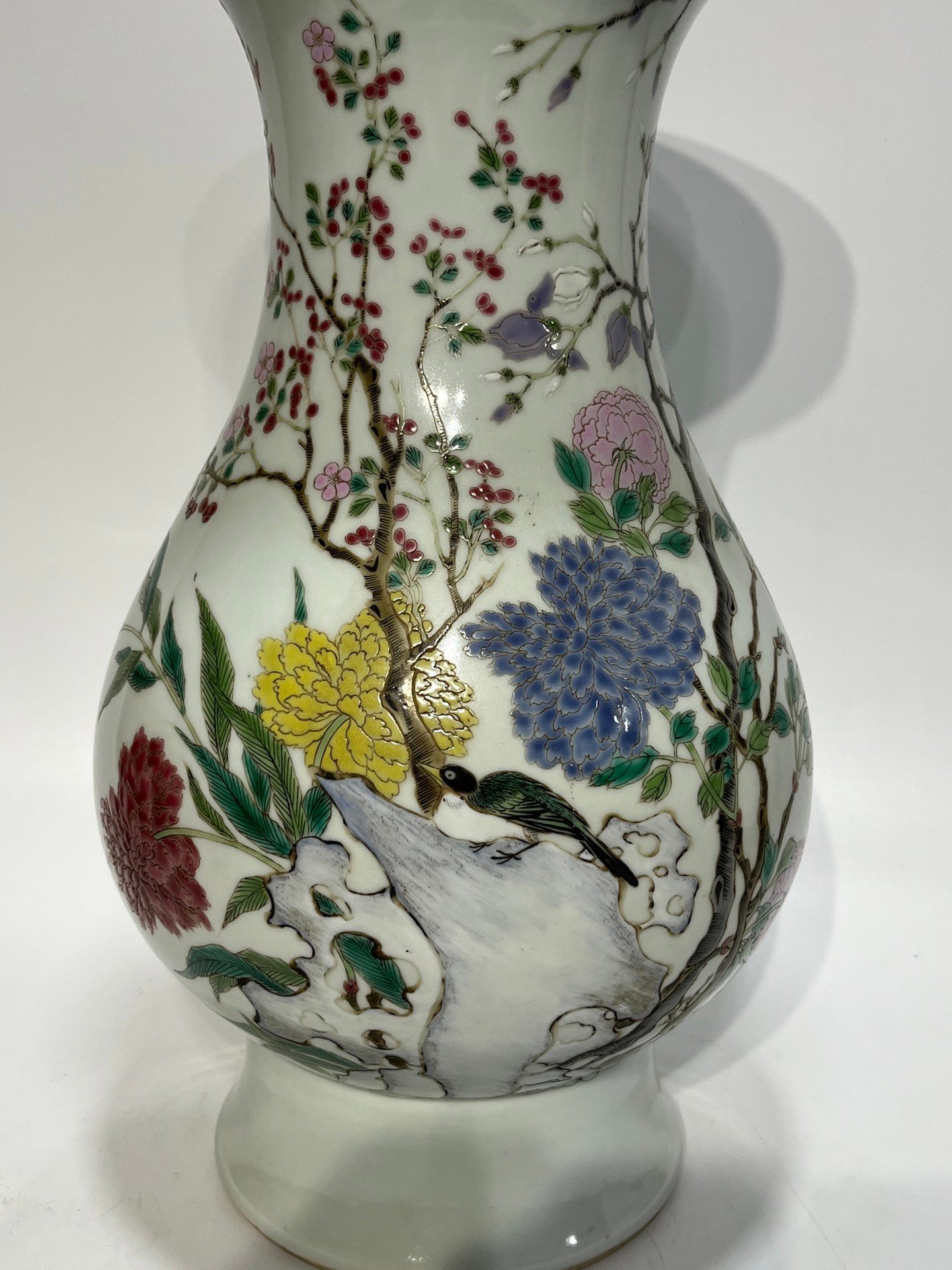 Oing Dynasty Yongzheng pastel flower dish vase