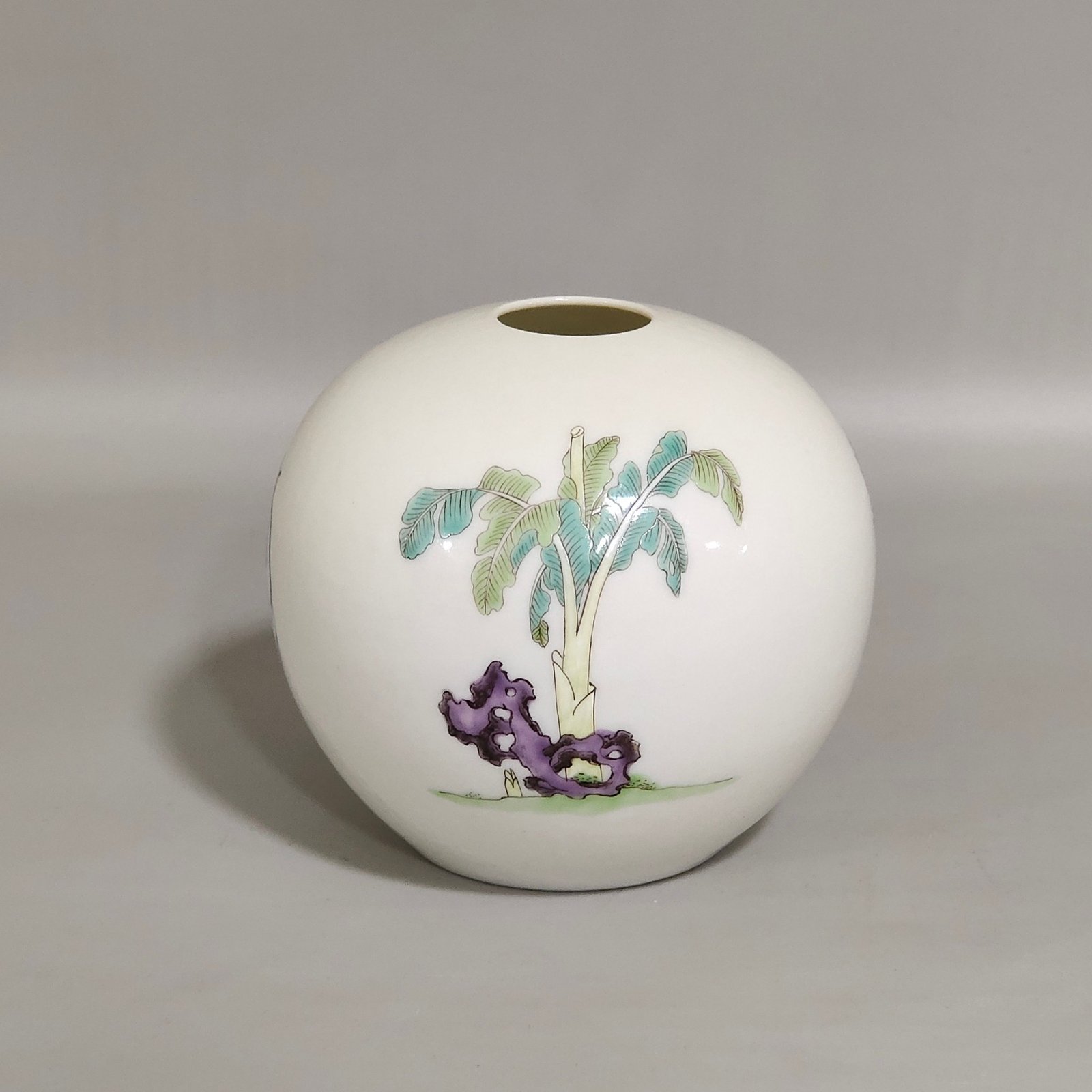 Oing Dynasty Yongzheng A thin-bodied water basin made of figures and stories