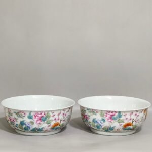 Oing Dynasty Yongzheng A bowl with flowers and flowers inside